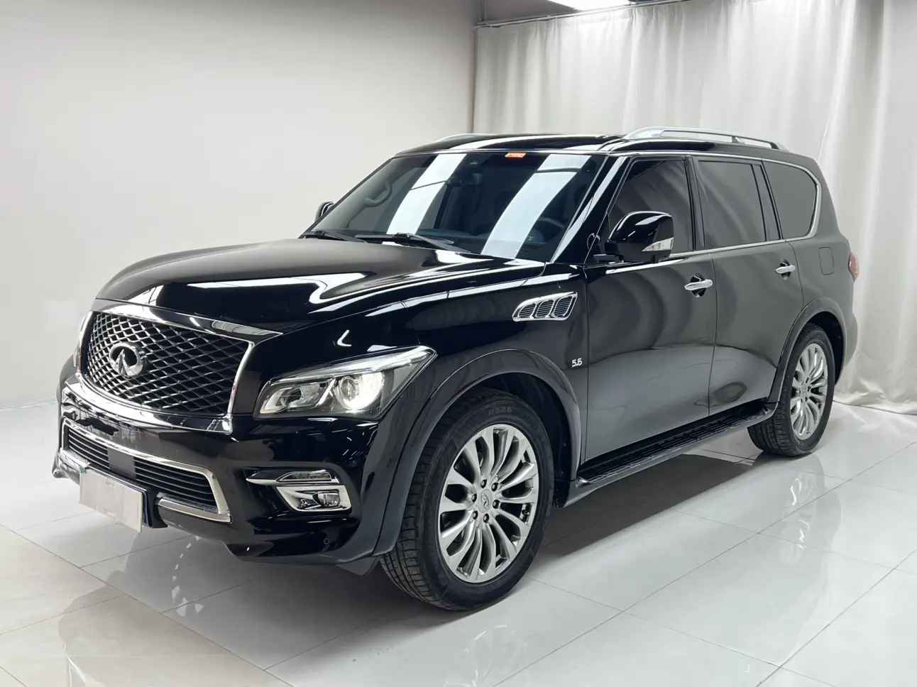 Infiniti QX80  из Китая