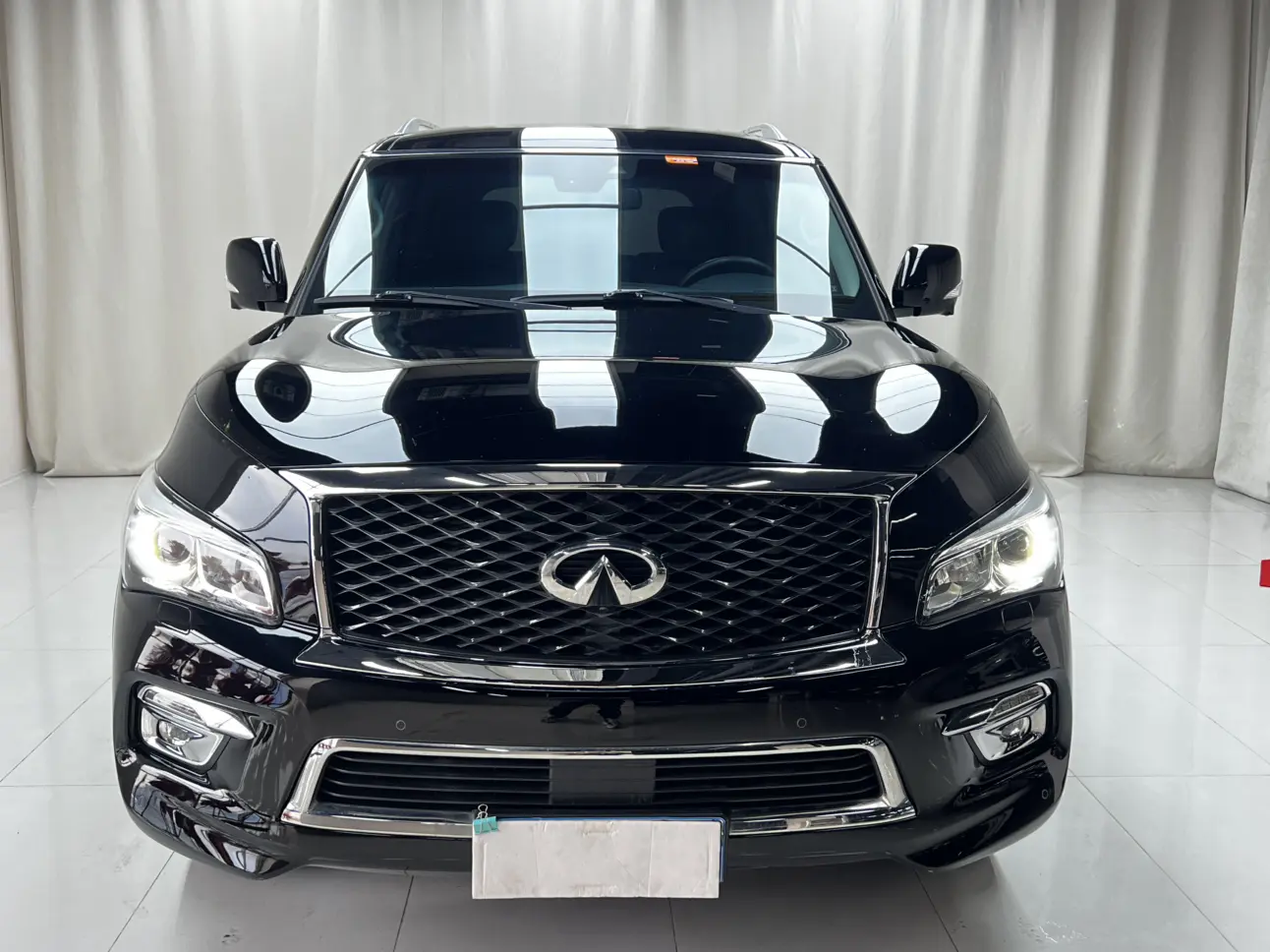 Infiniti QX80  из Китая
