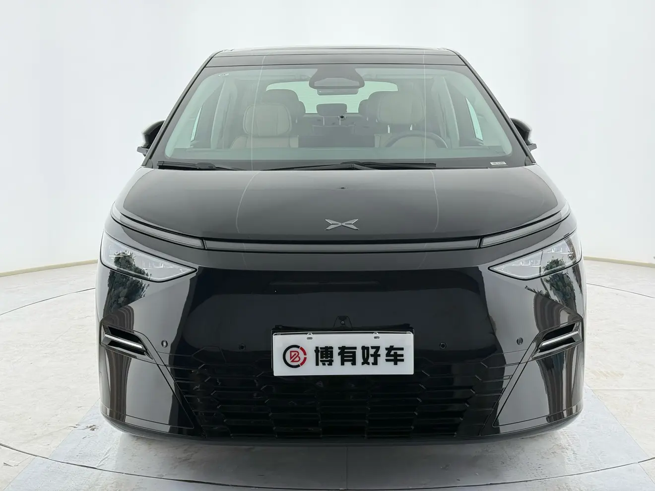 Xpeng X9  из Китая