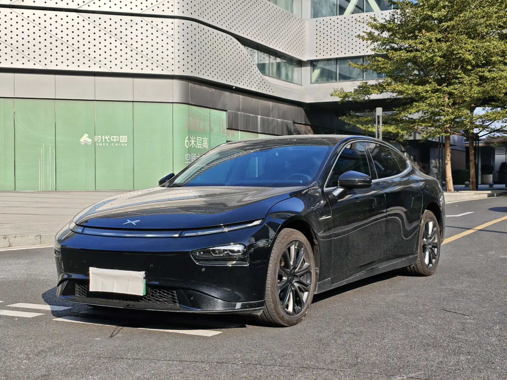 Xpeng P7  из Китая