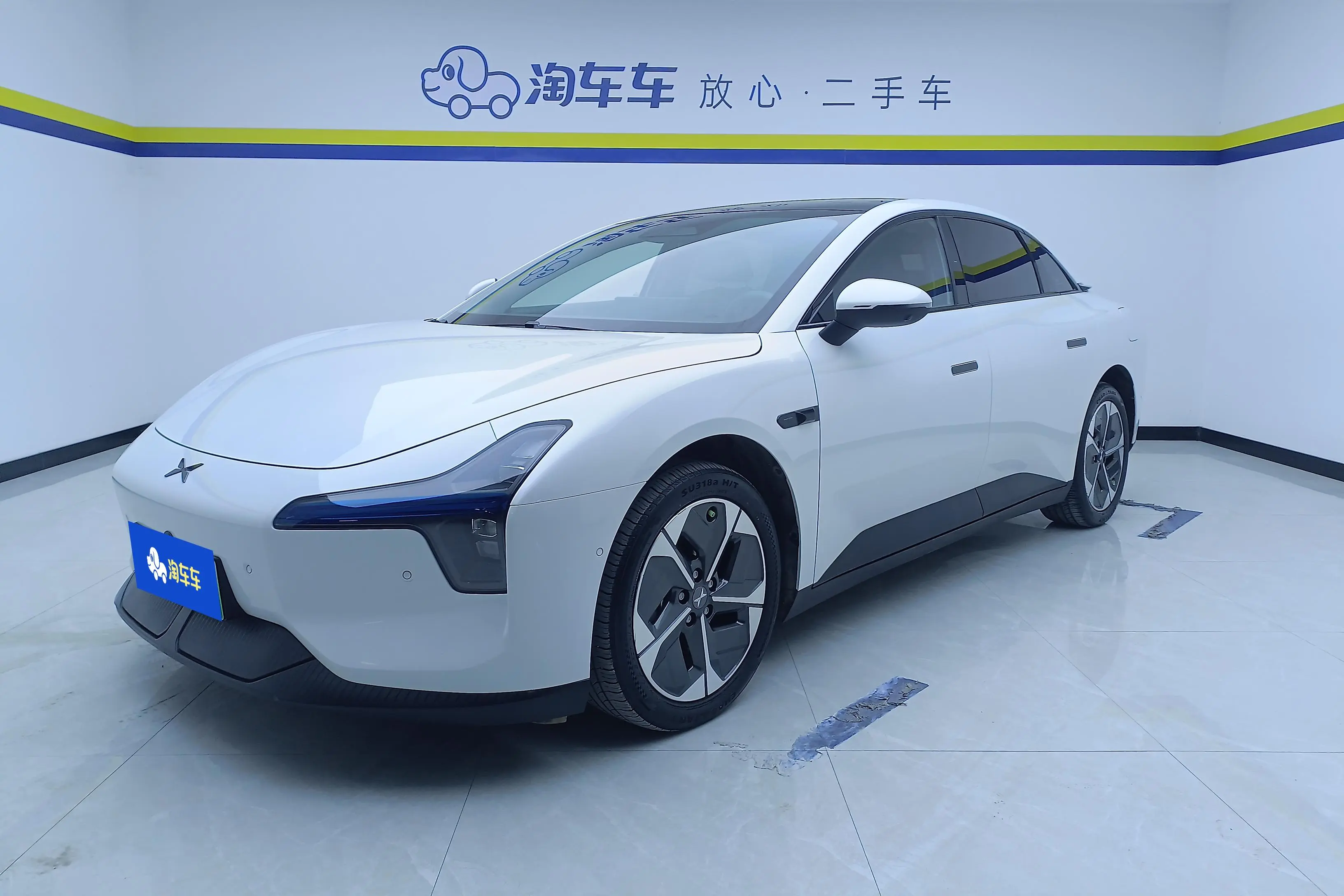 Xpeng Xiaopeng MONA M03  из Китая