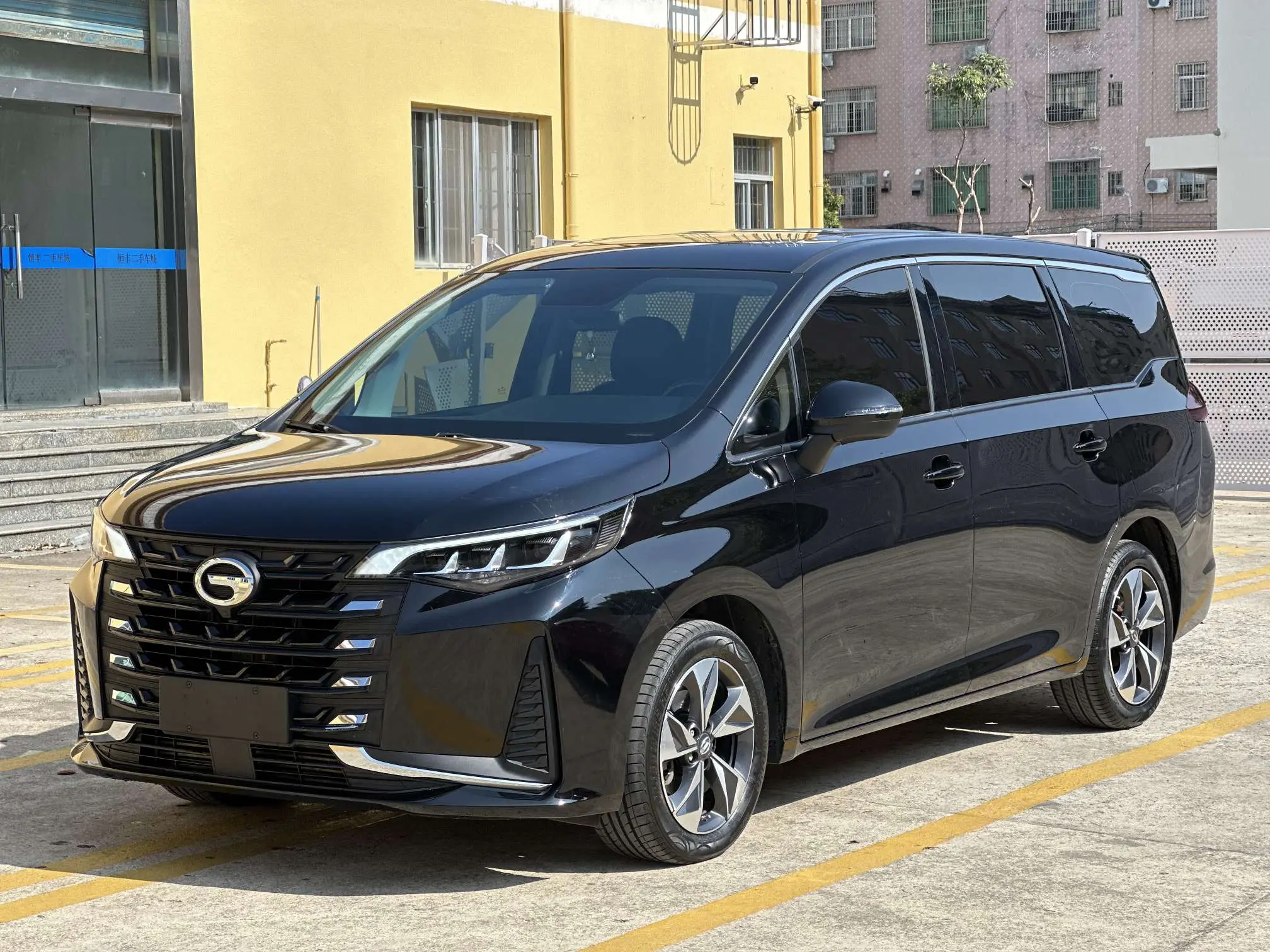 GAC Trumpchi M6  из Китая