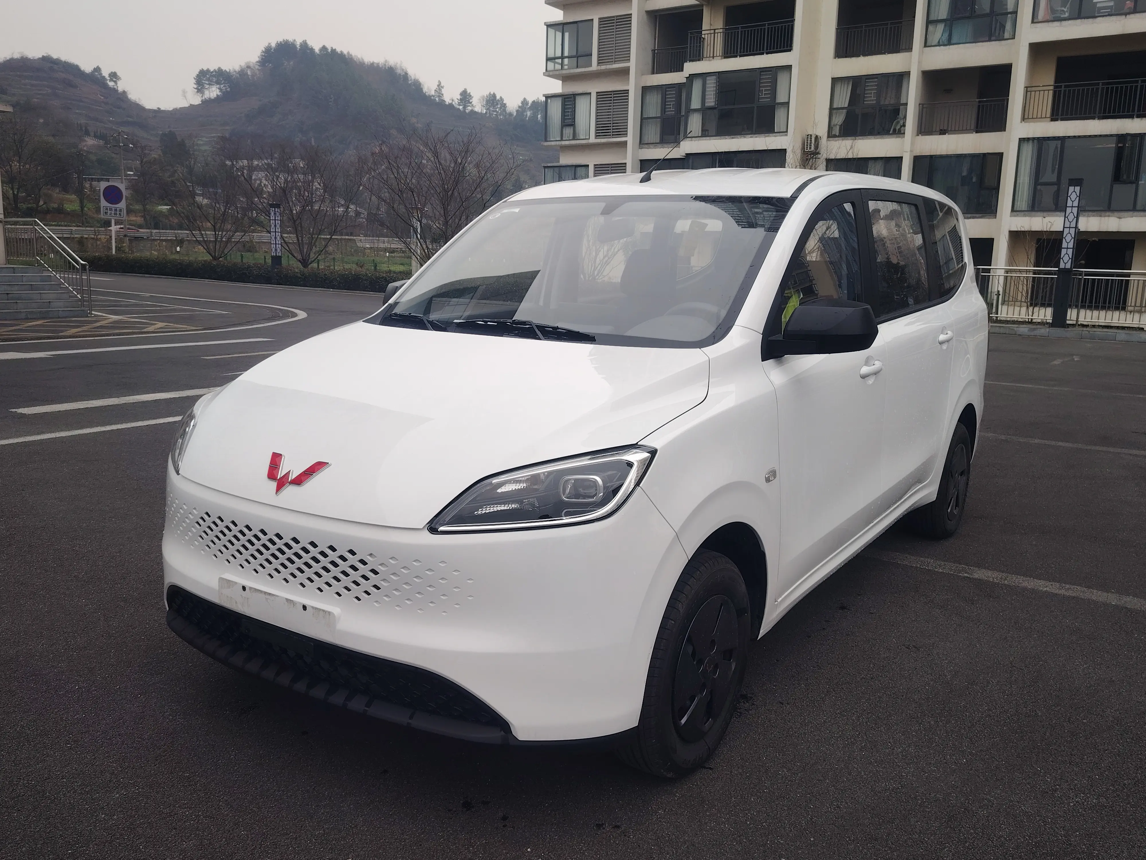 Wuling Hongguang Extended Range  из Китая