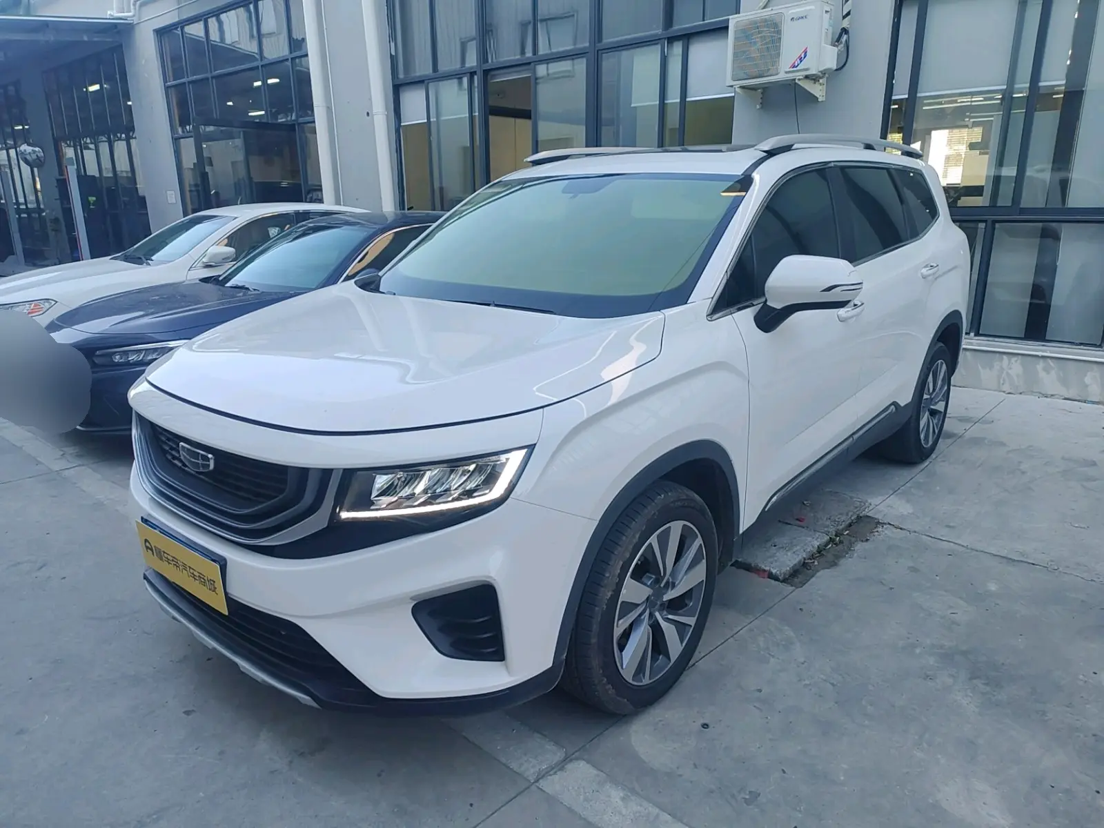 Geely Okavango  из Китая