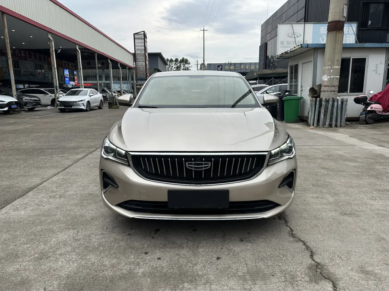 Geely Emgrand  из Китая
