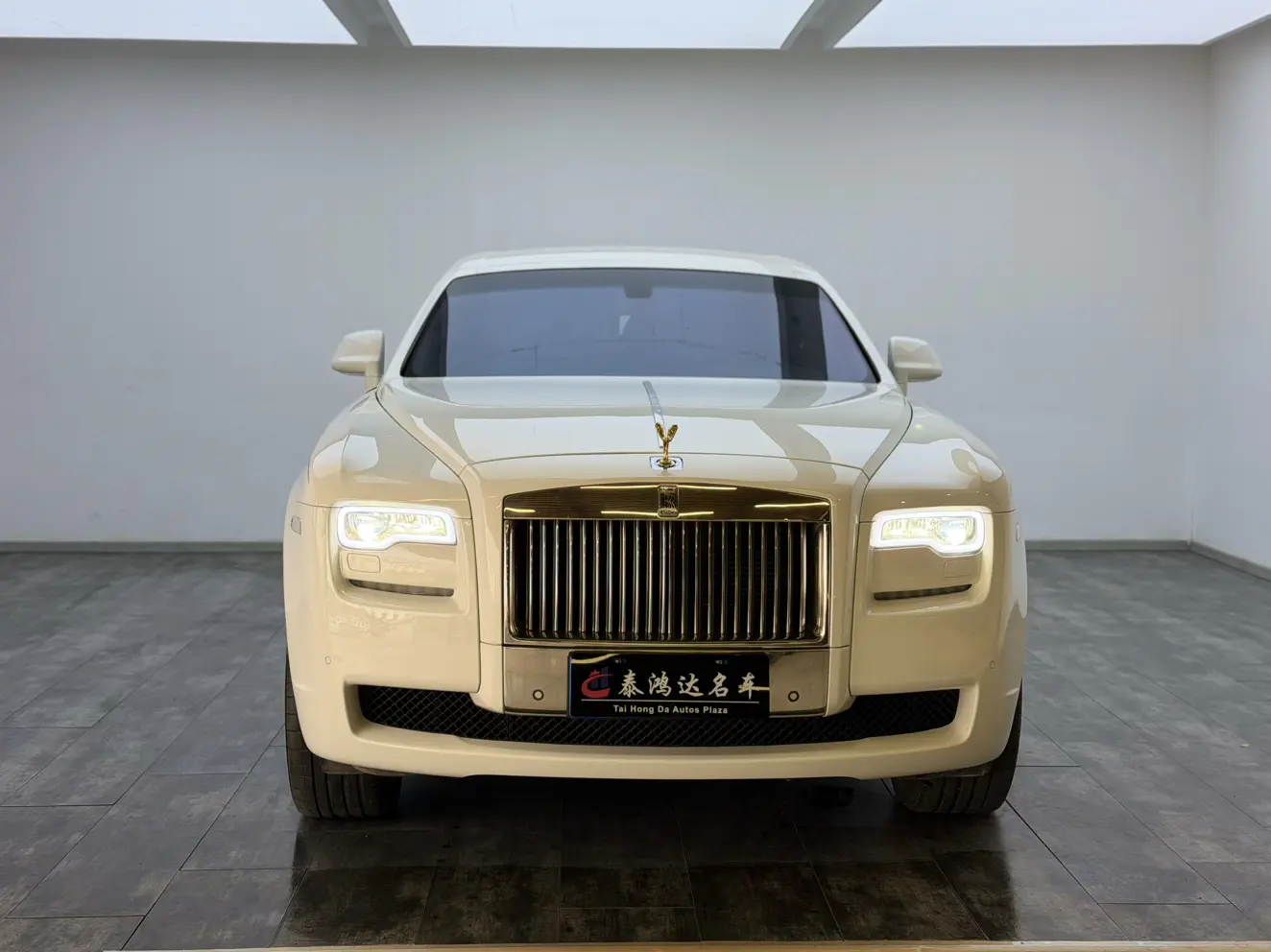 Rolls Royce Ghost  из Китая