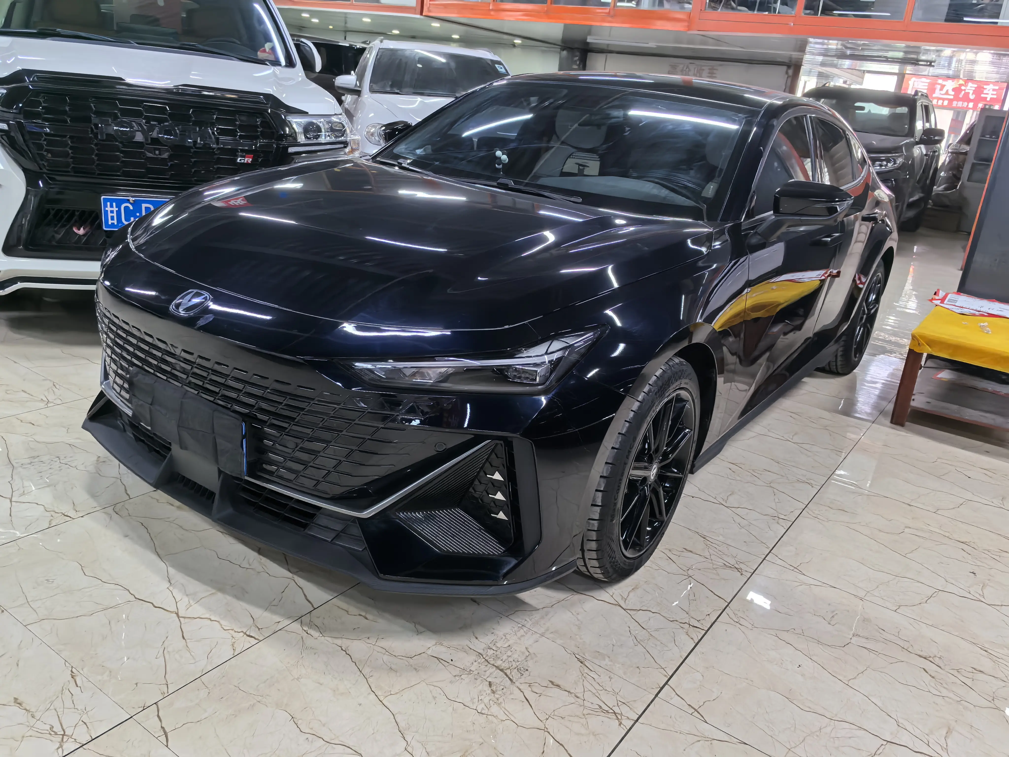 Changan UNI-V  из Китая