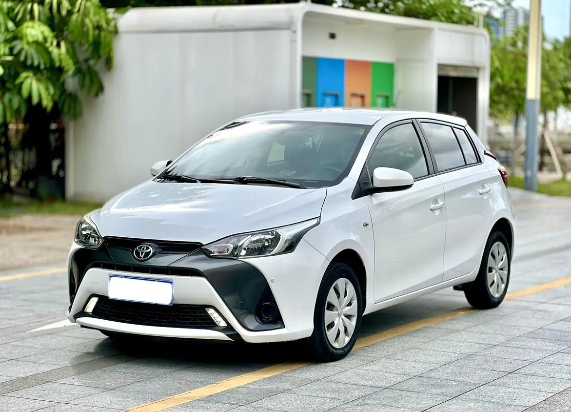 Toyota Yaris L  из Китая