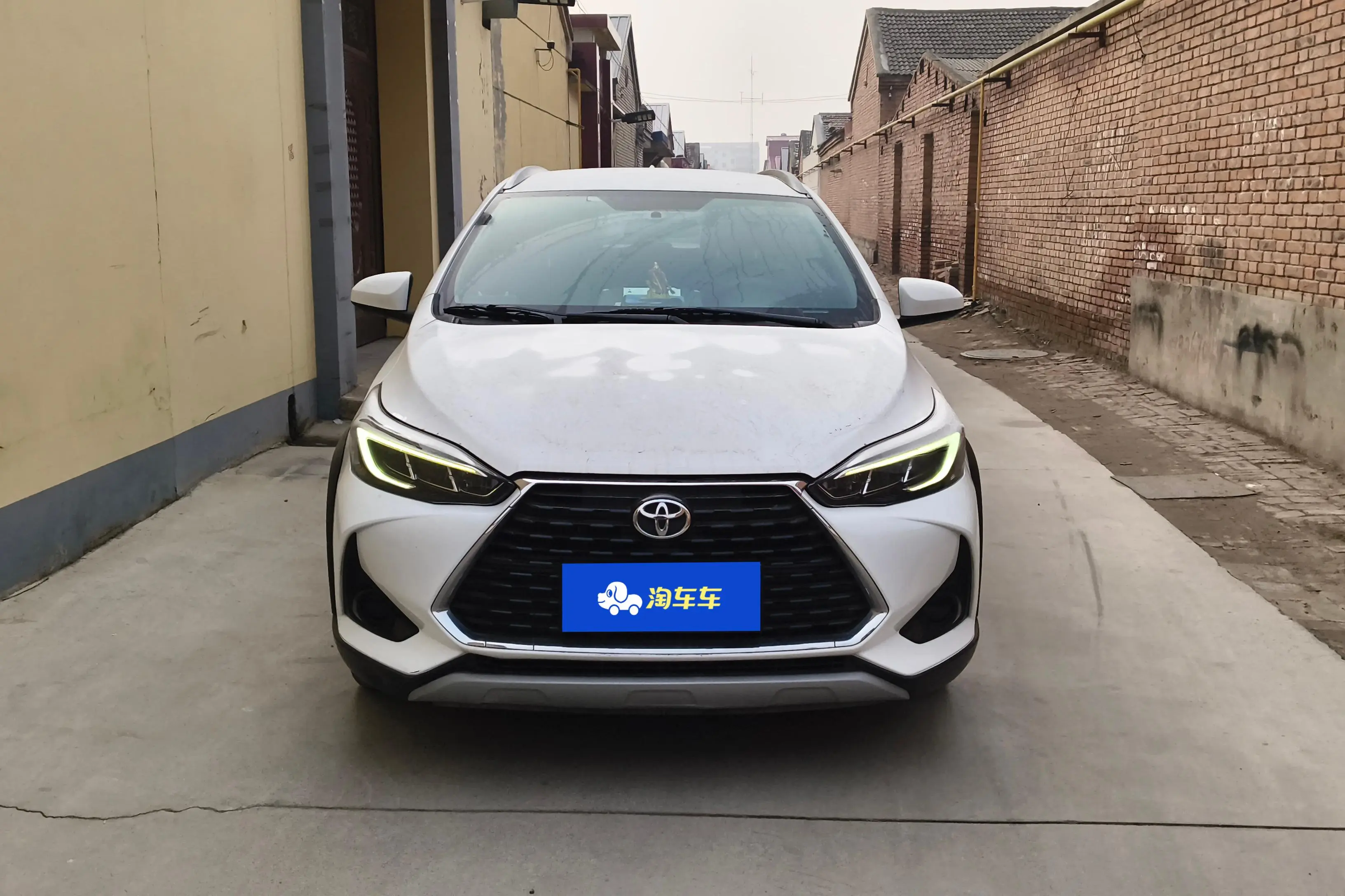 Toyota Yaris L  из Китая