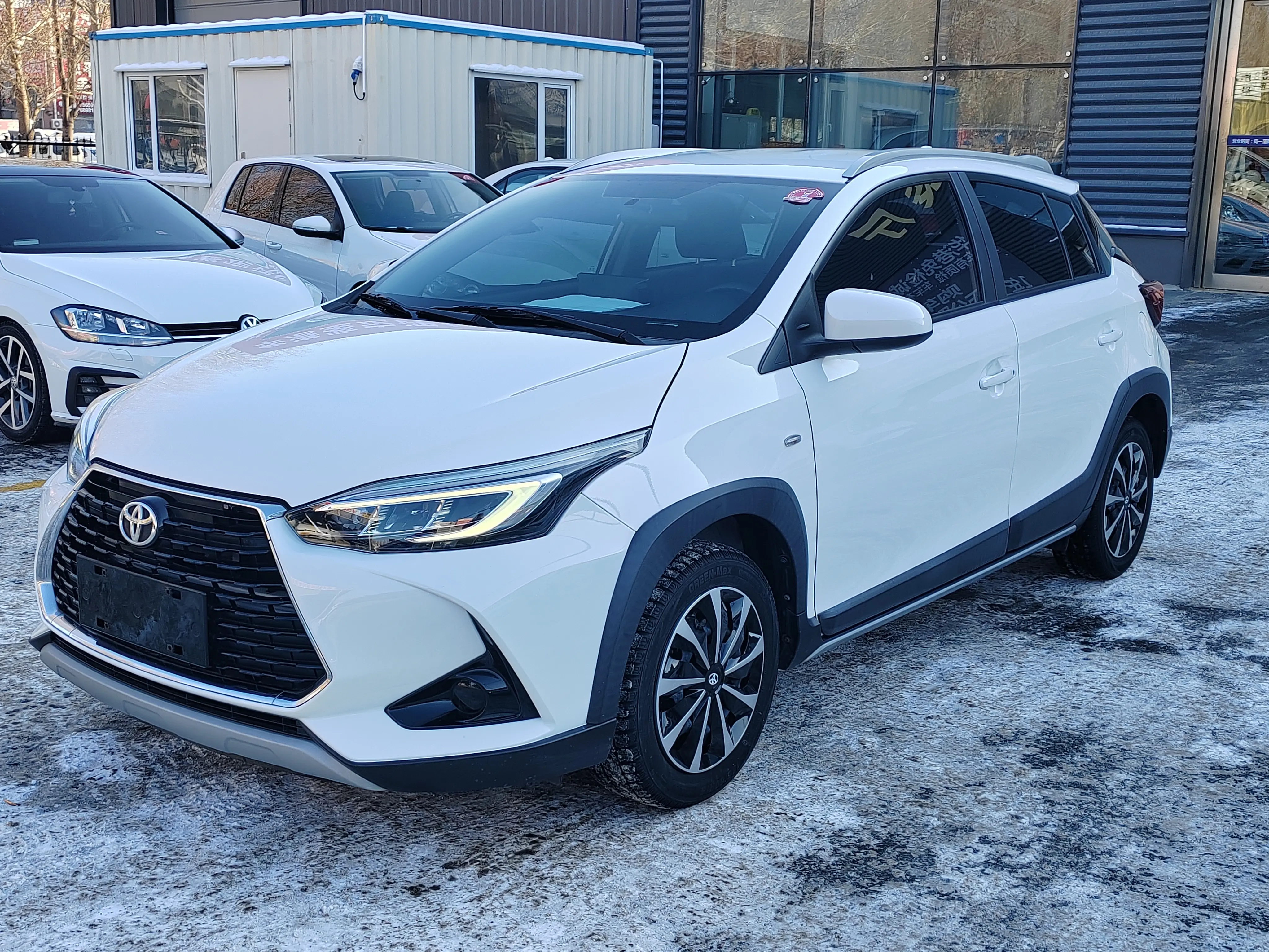 Toyota Yaris L  из Китая