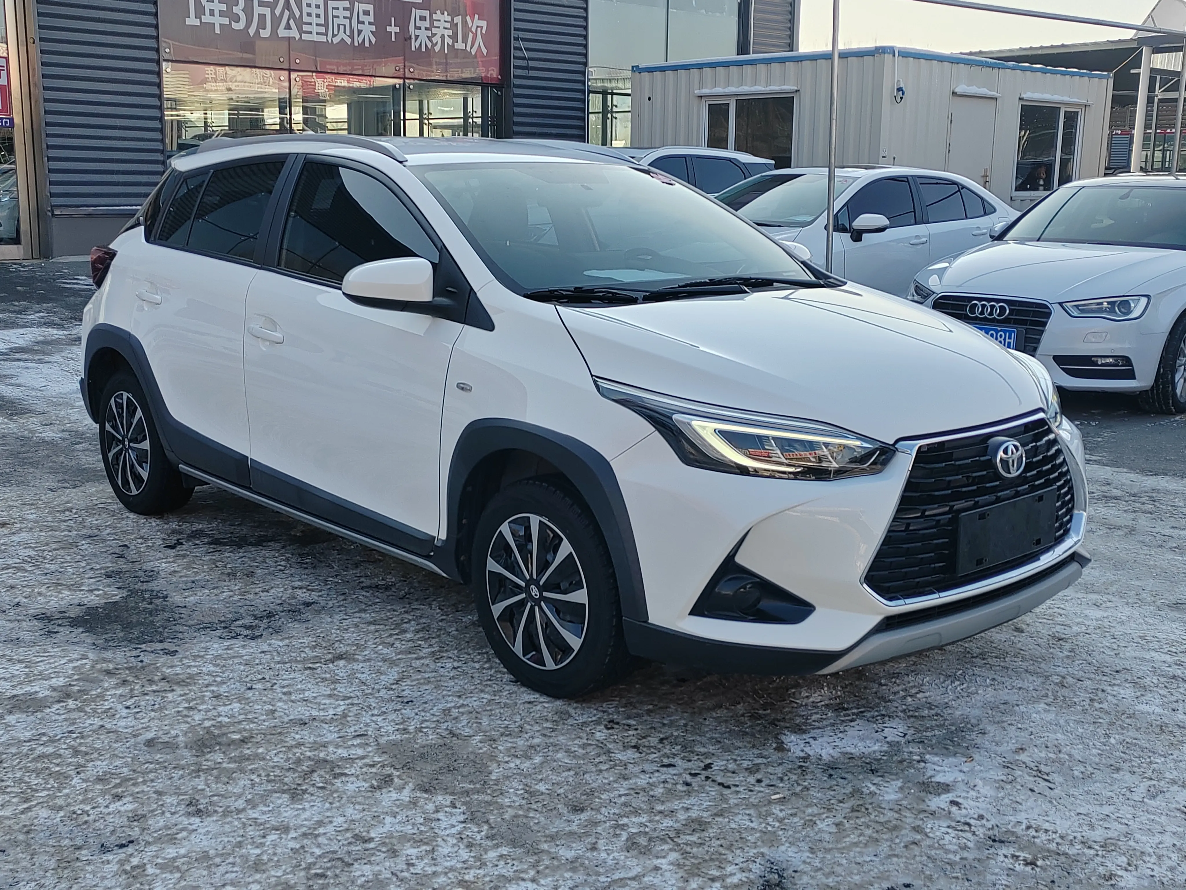 Toyota Yaris L  из Китая