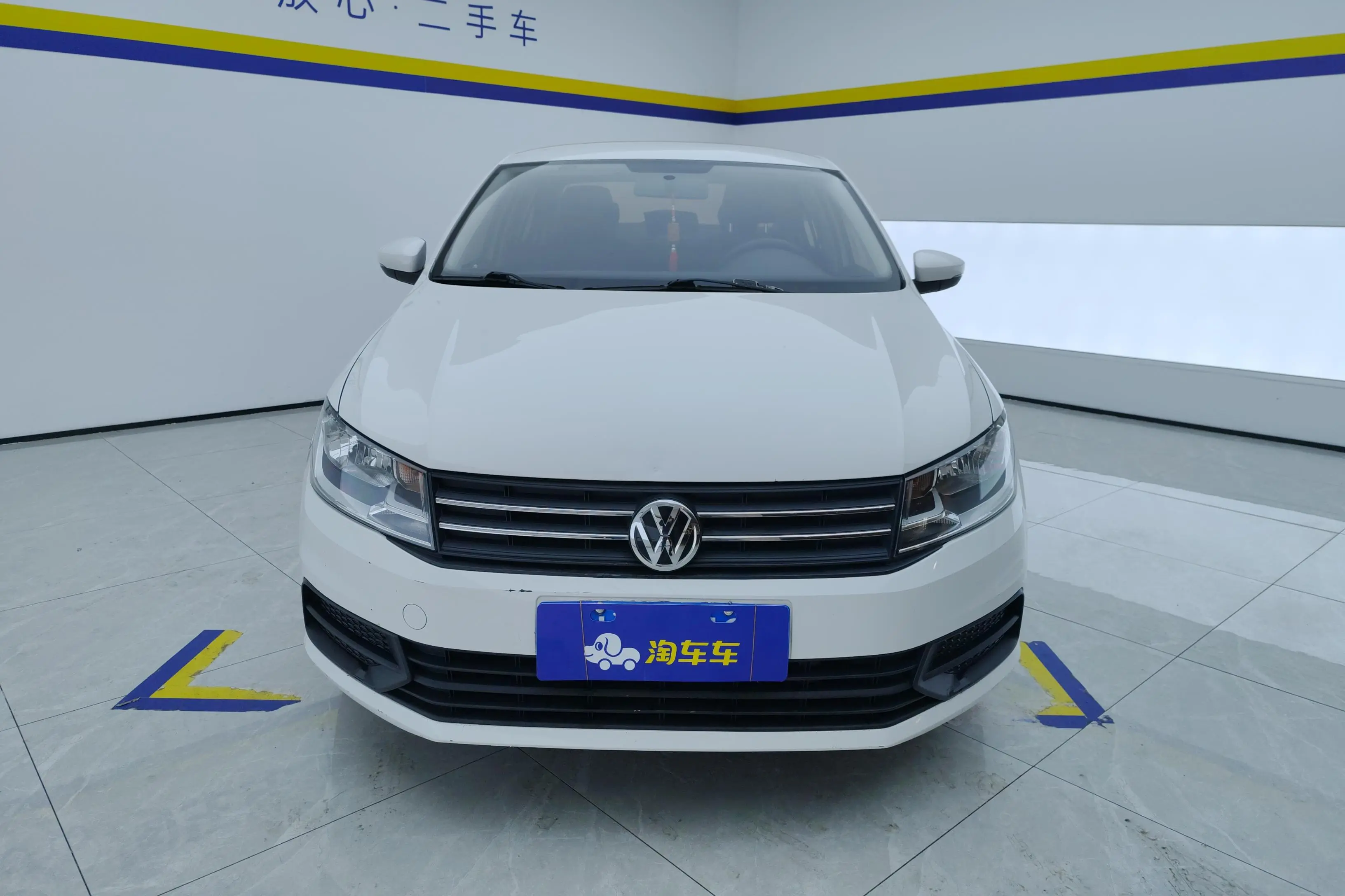 Volkswagen Santana  из Китая