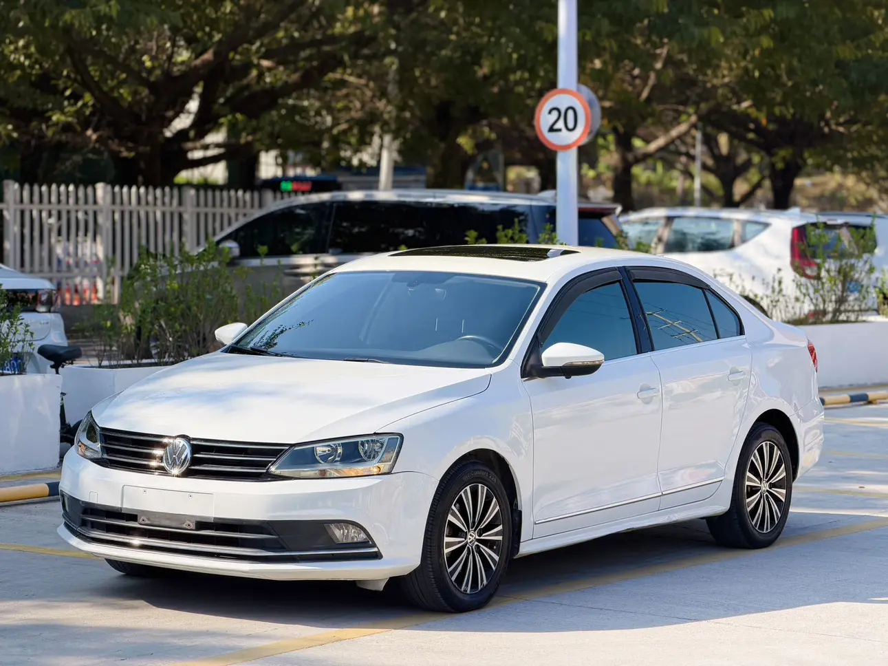 Volkswagen Sagitar  из Китая