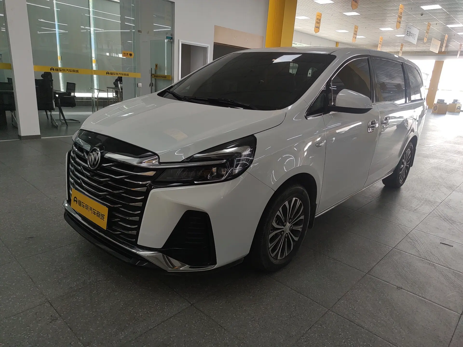 Buick GL8  из Китая