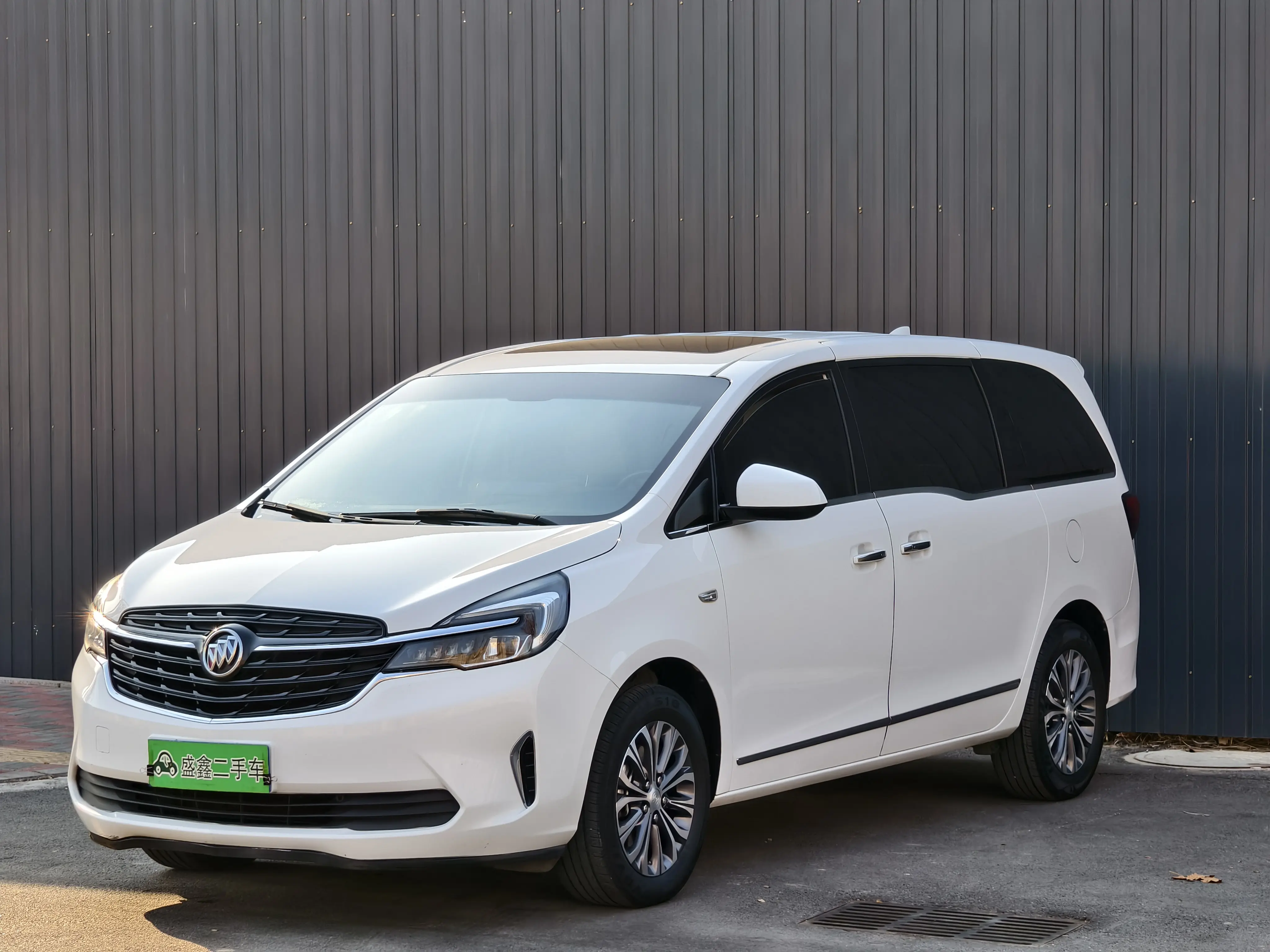 Buick GL8  из Китая