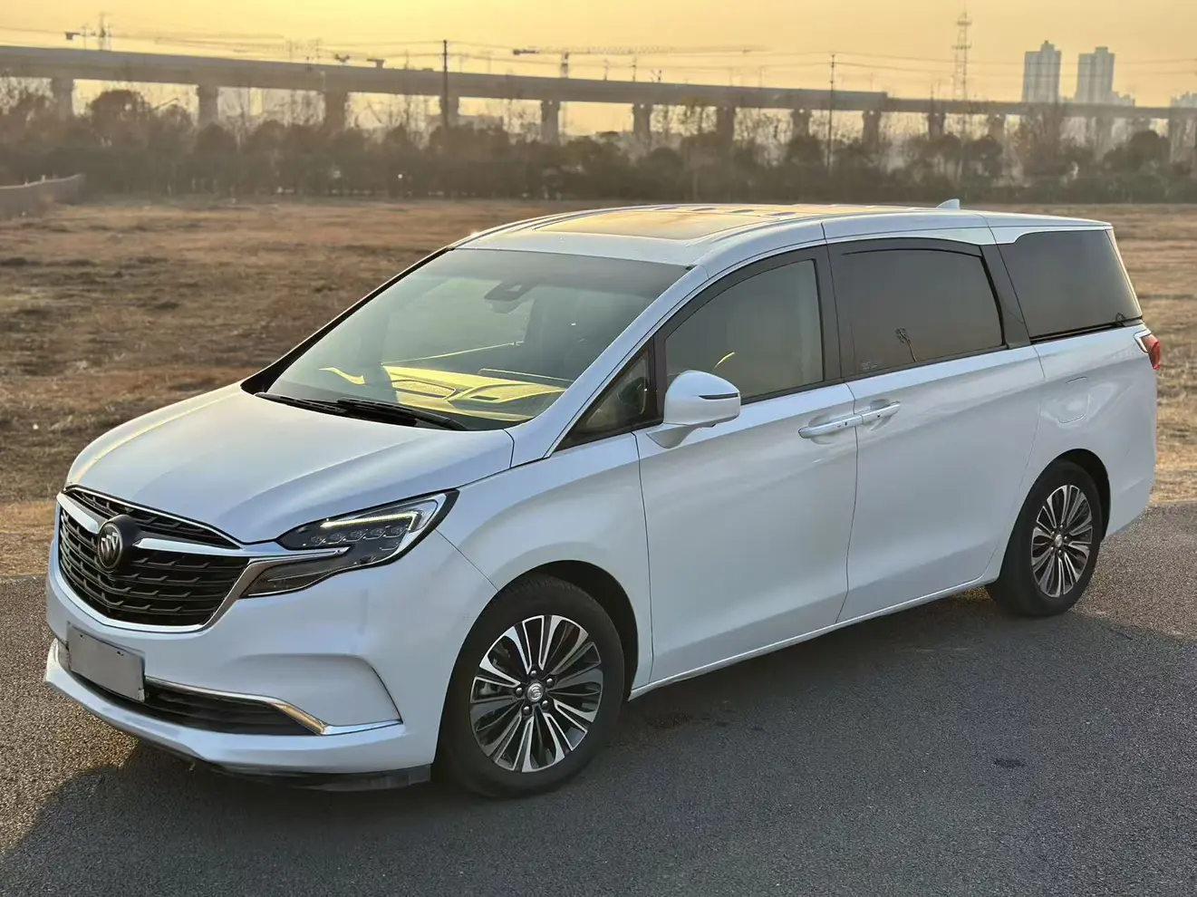 Buick GL8  из Китая