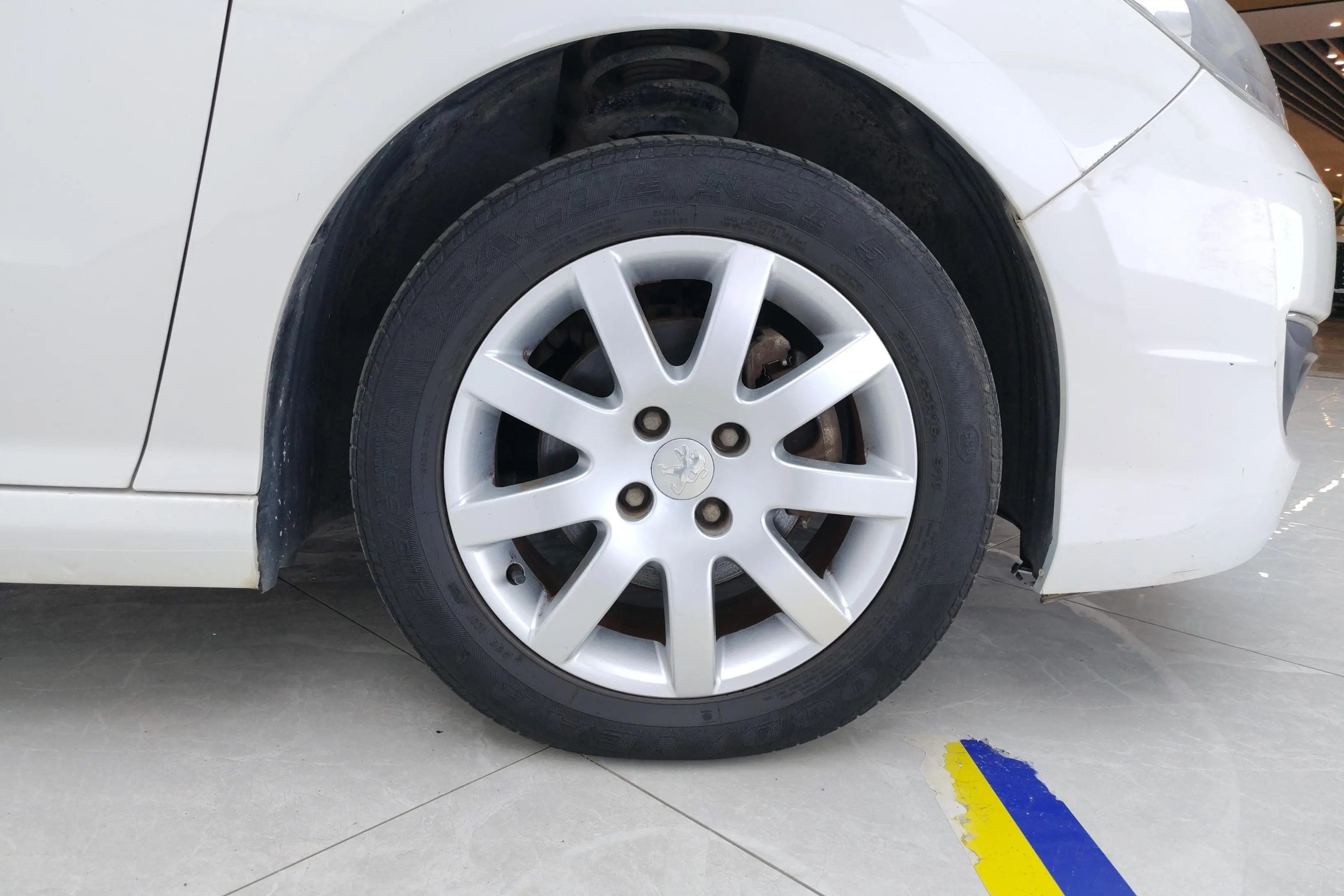 Peugeot 308  из Китая