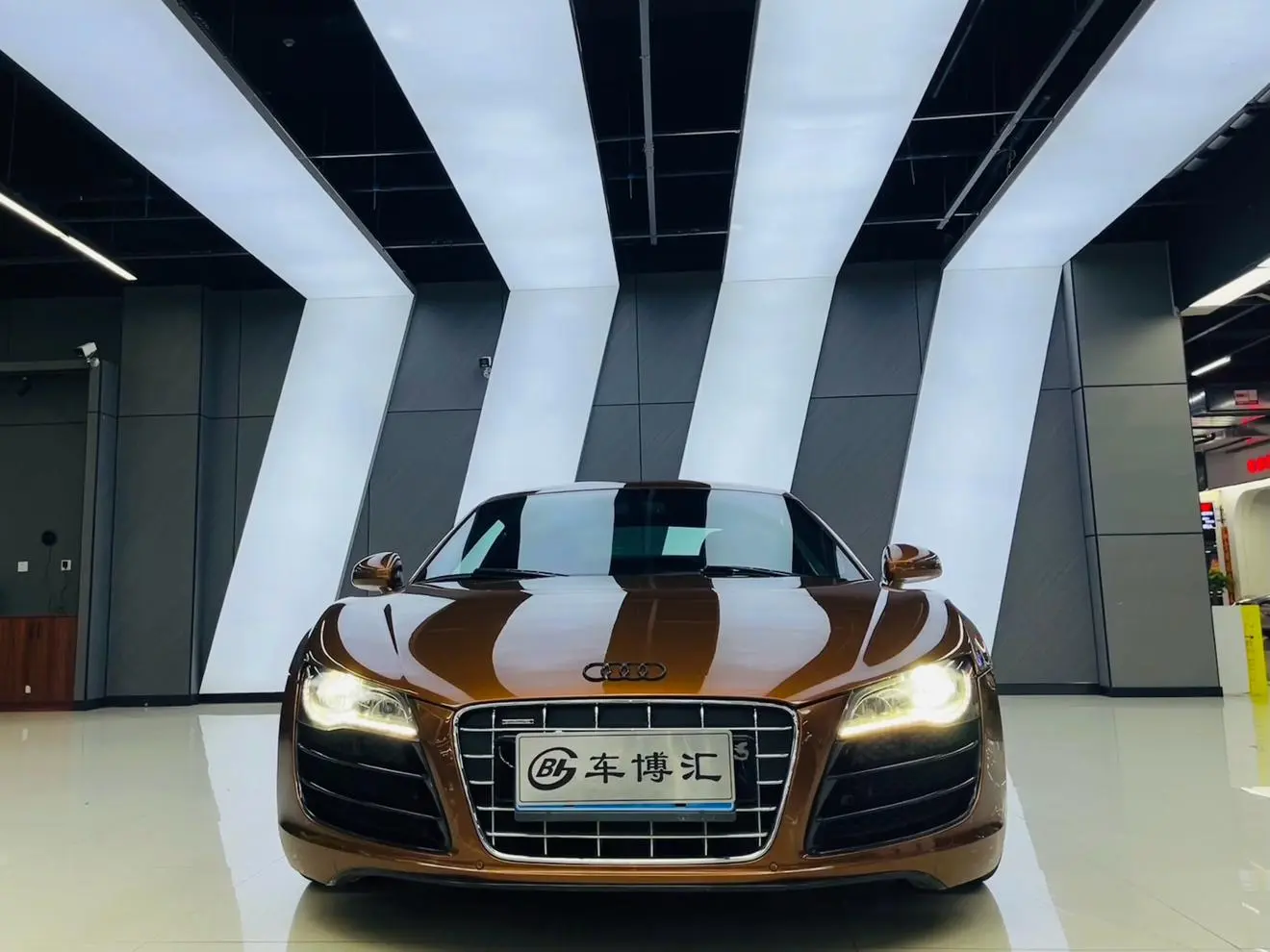 Audi R8  из Китая