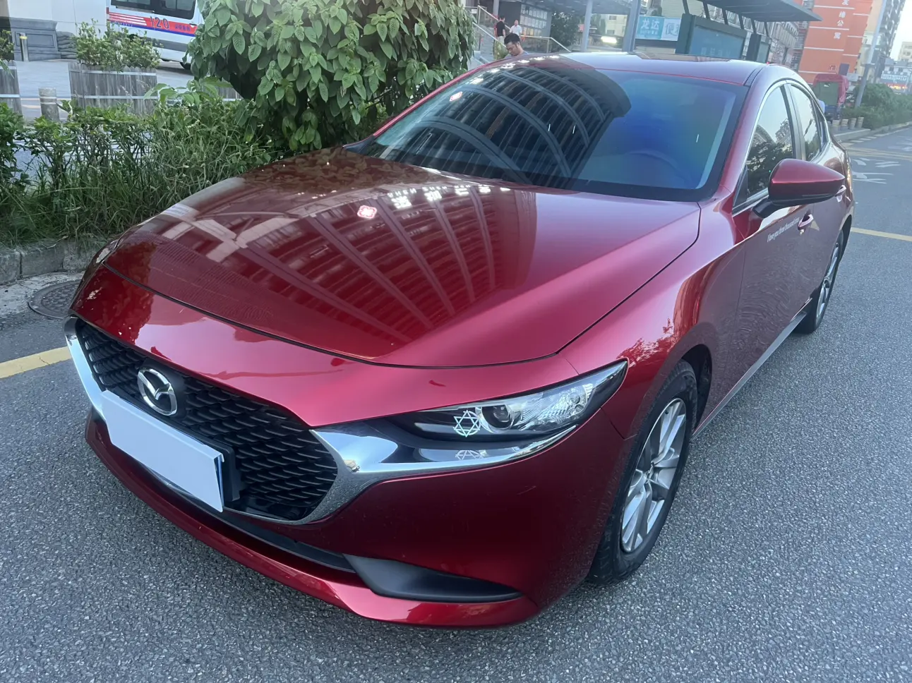 Mazda Axela (Mazda3)  из Китая