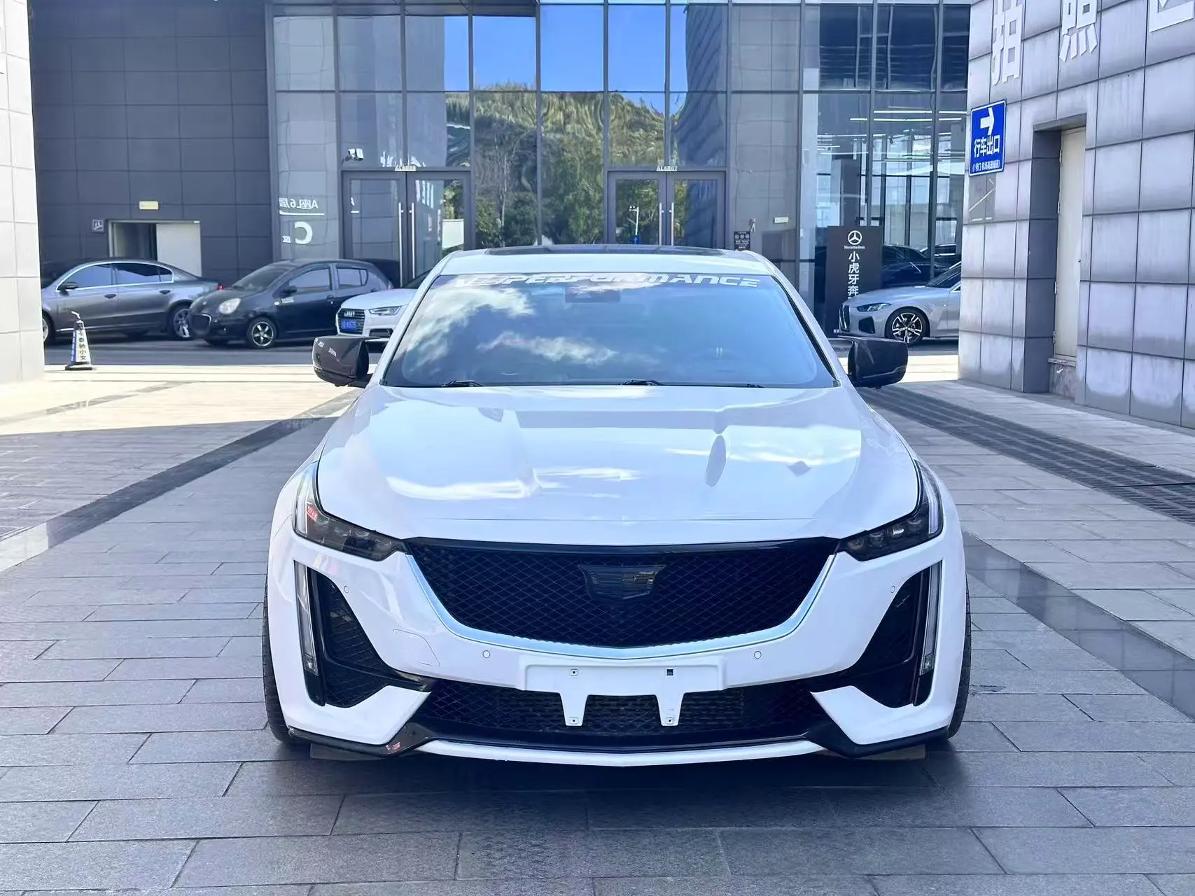Cadillac CT5  из Китая