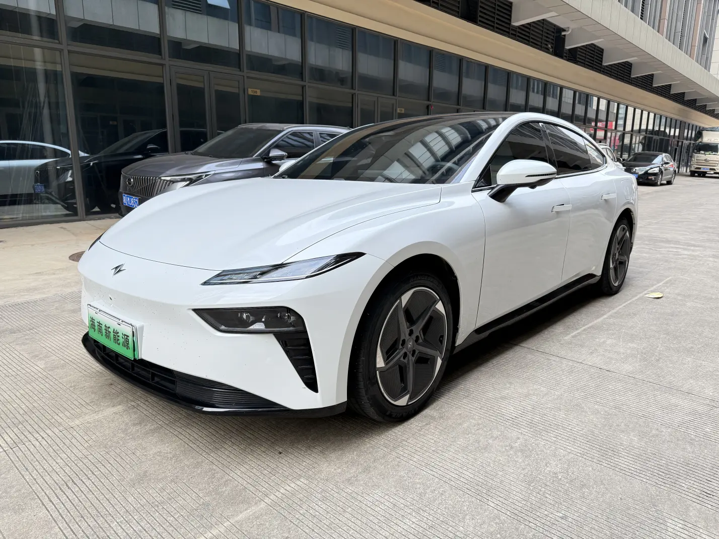 Dongfeng Eπ007  из Китая