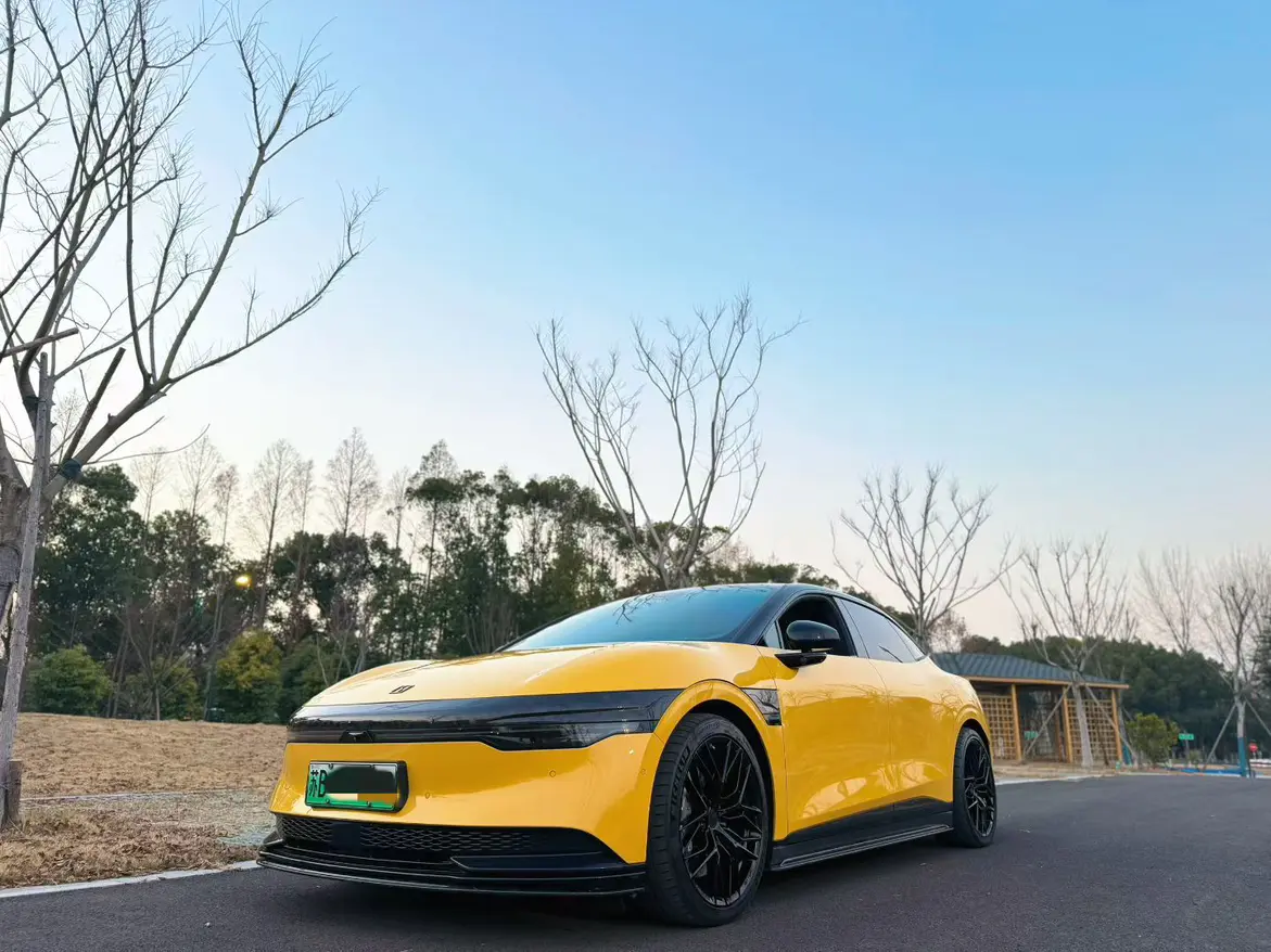 ZEEKR 007  из Китая