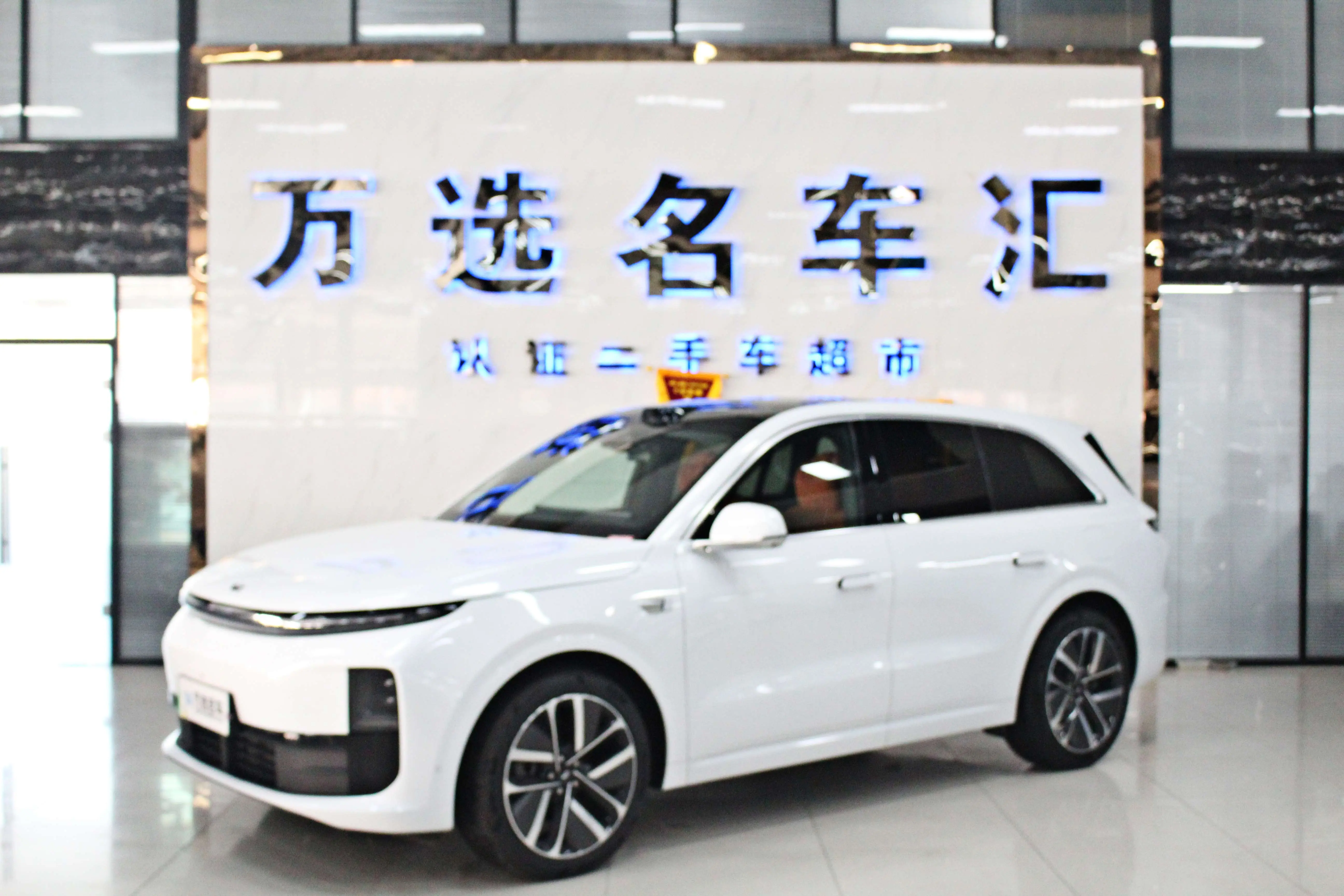 Li L6 (Ideal L6)  из Китая