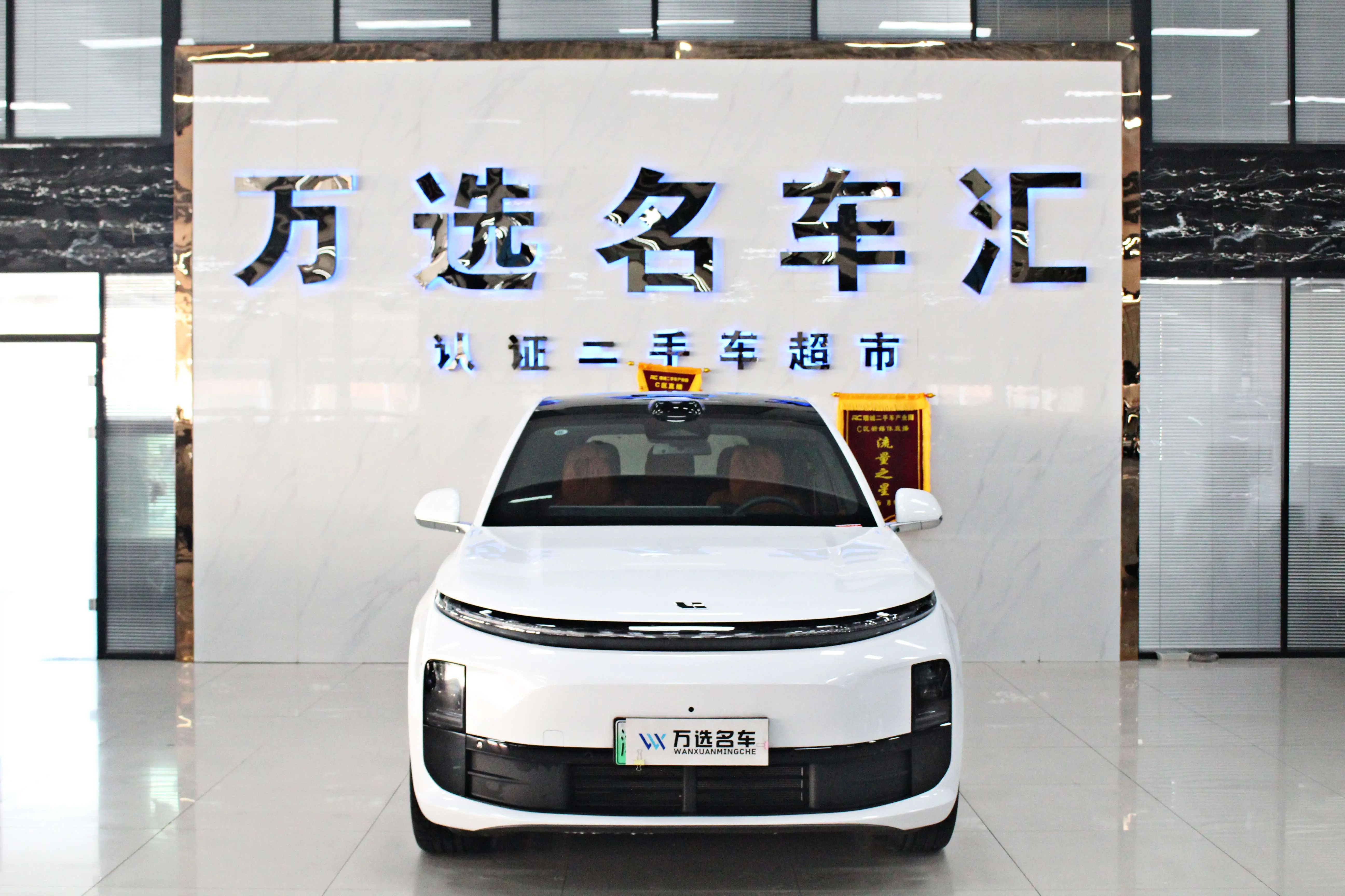 Li L6 (Ideal L6)  из Китая