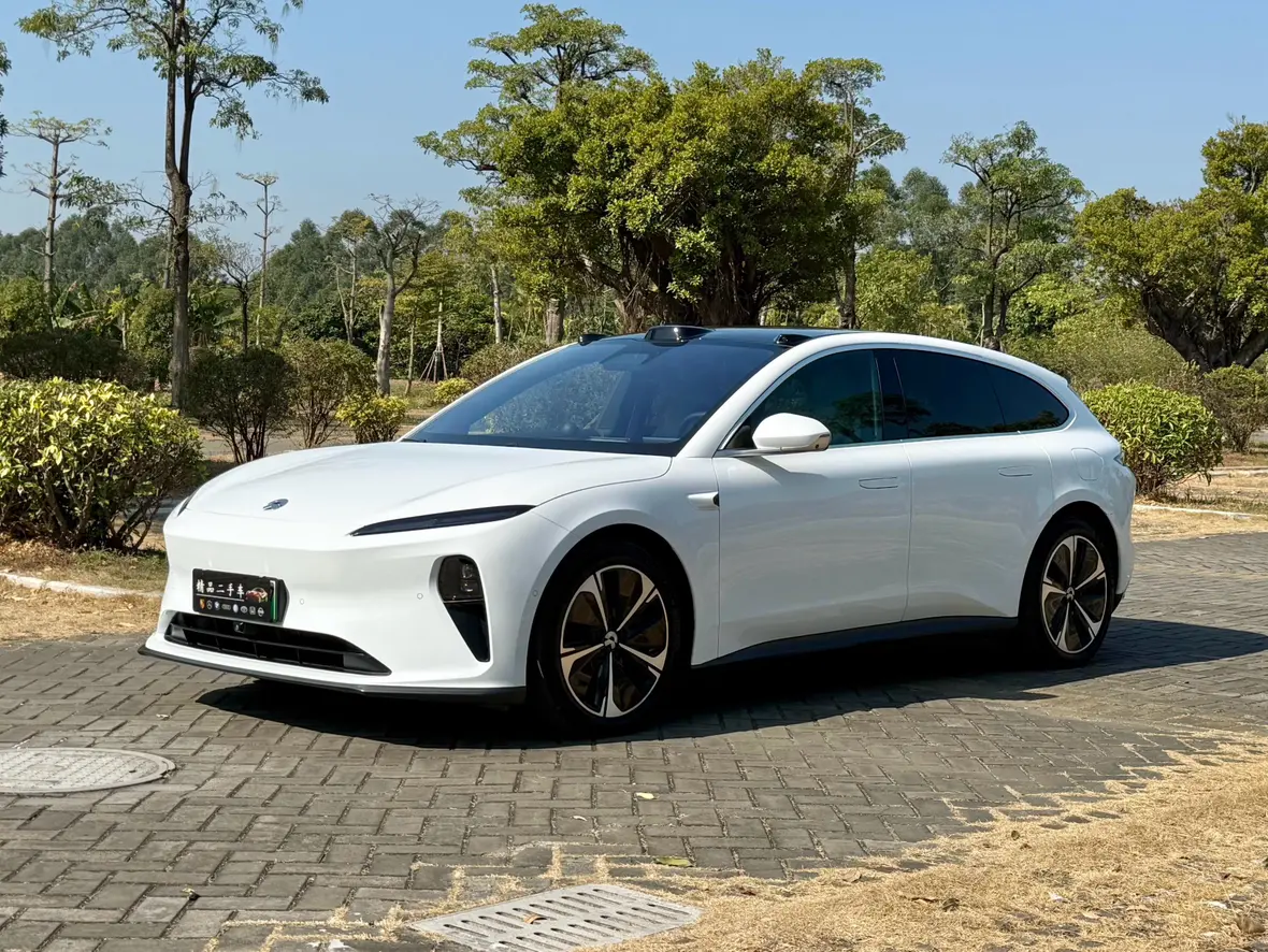 NIO ET5T  из Китая