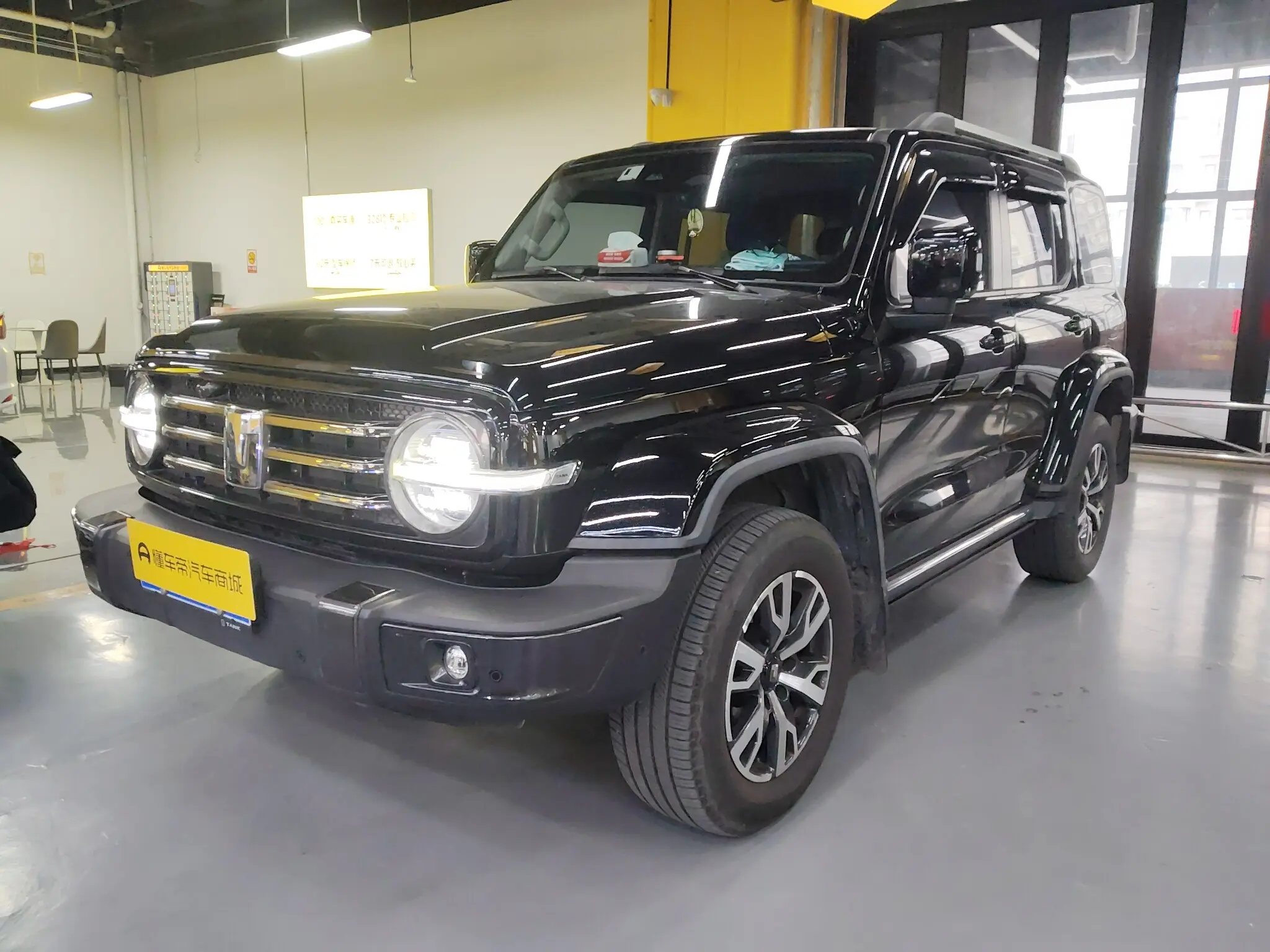 Tank 300  из Китая