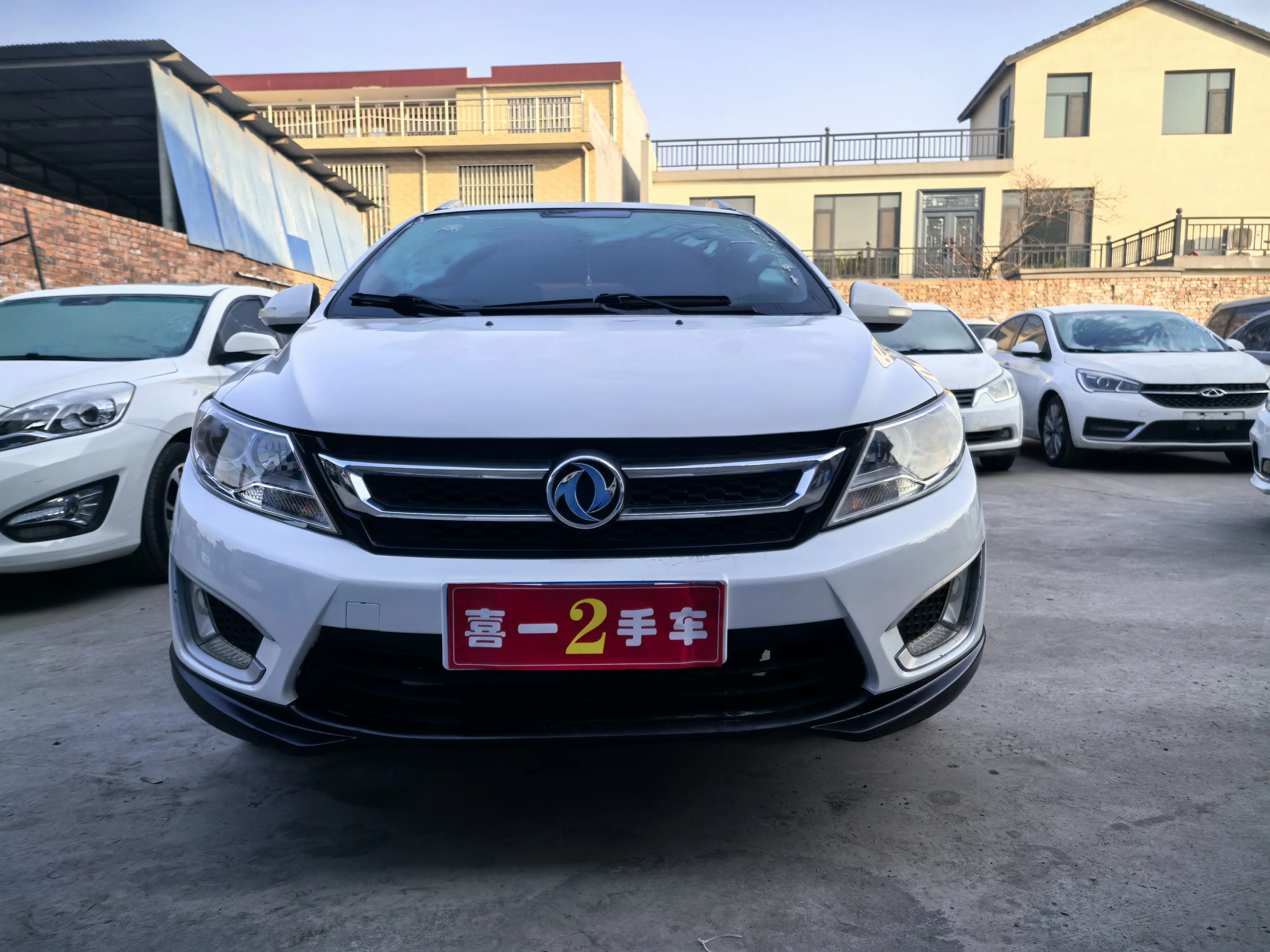 Dongfeng Fengshen AX3  из Китая