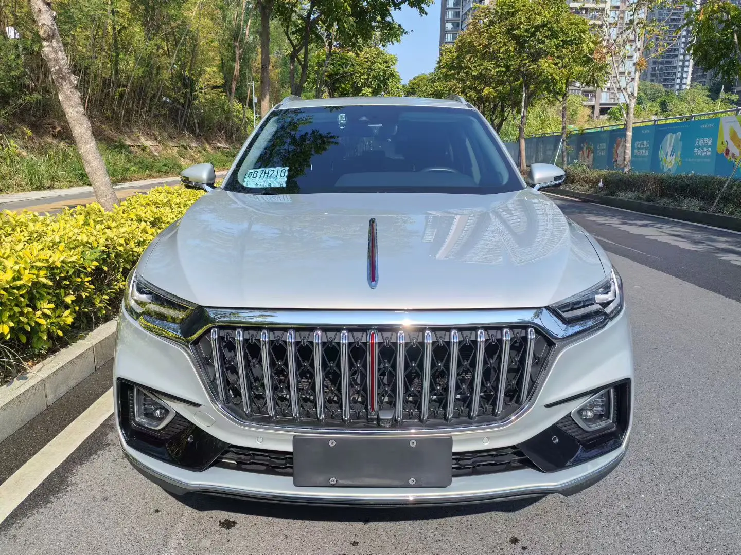 Hongqi HS5  из Китая