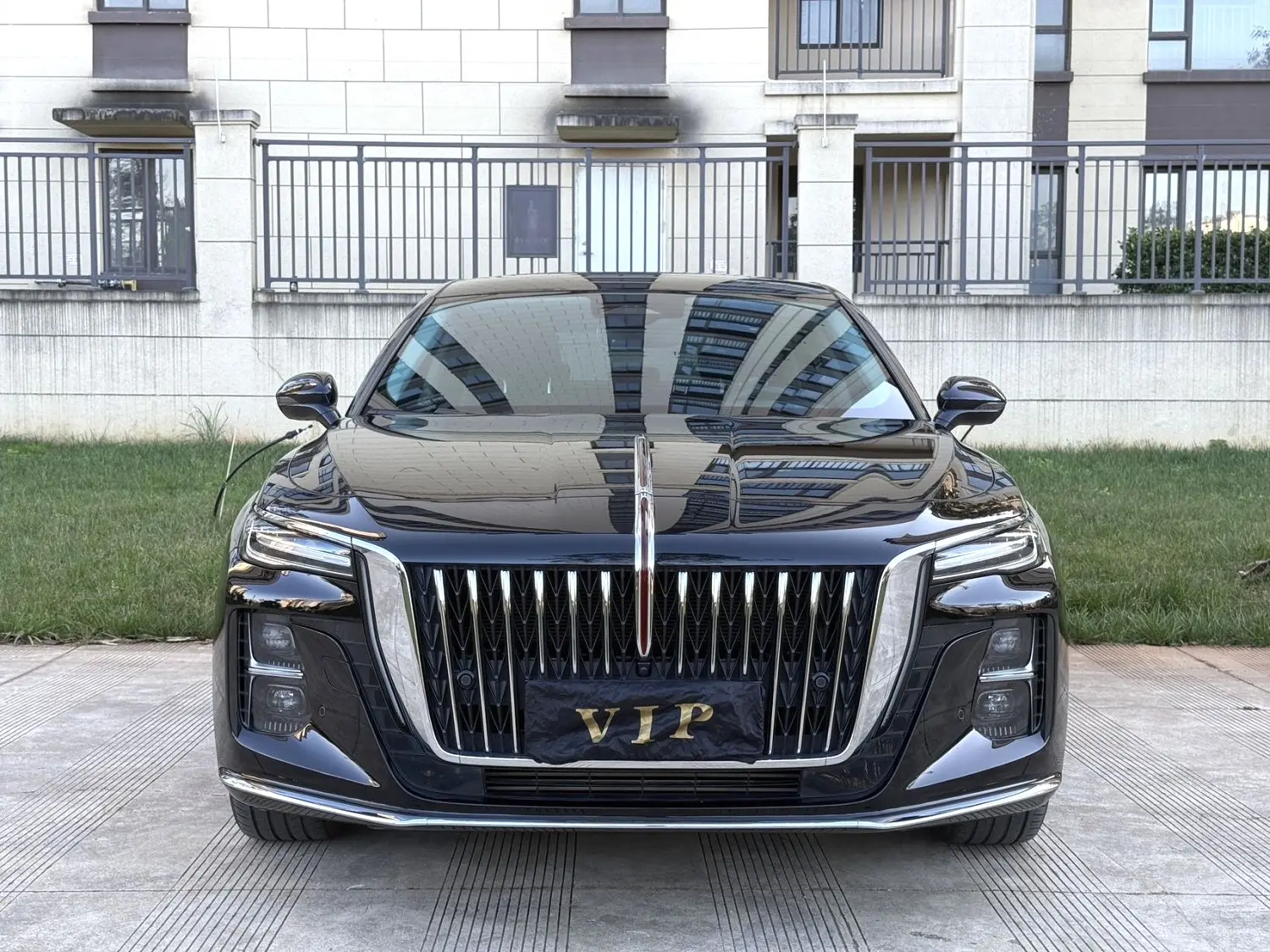 Hongqi H5  из Китая