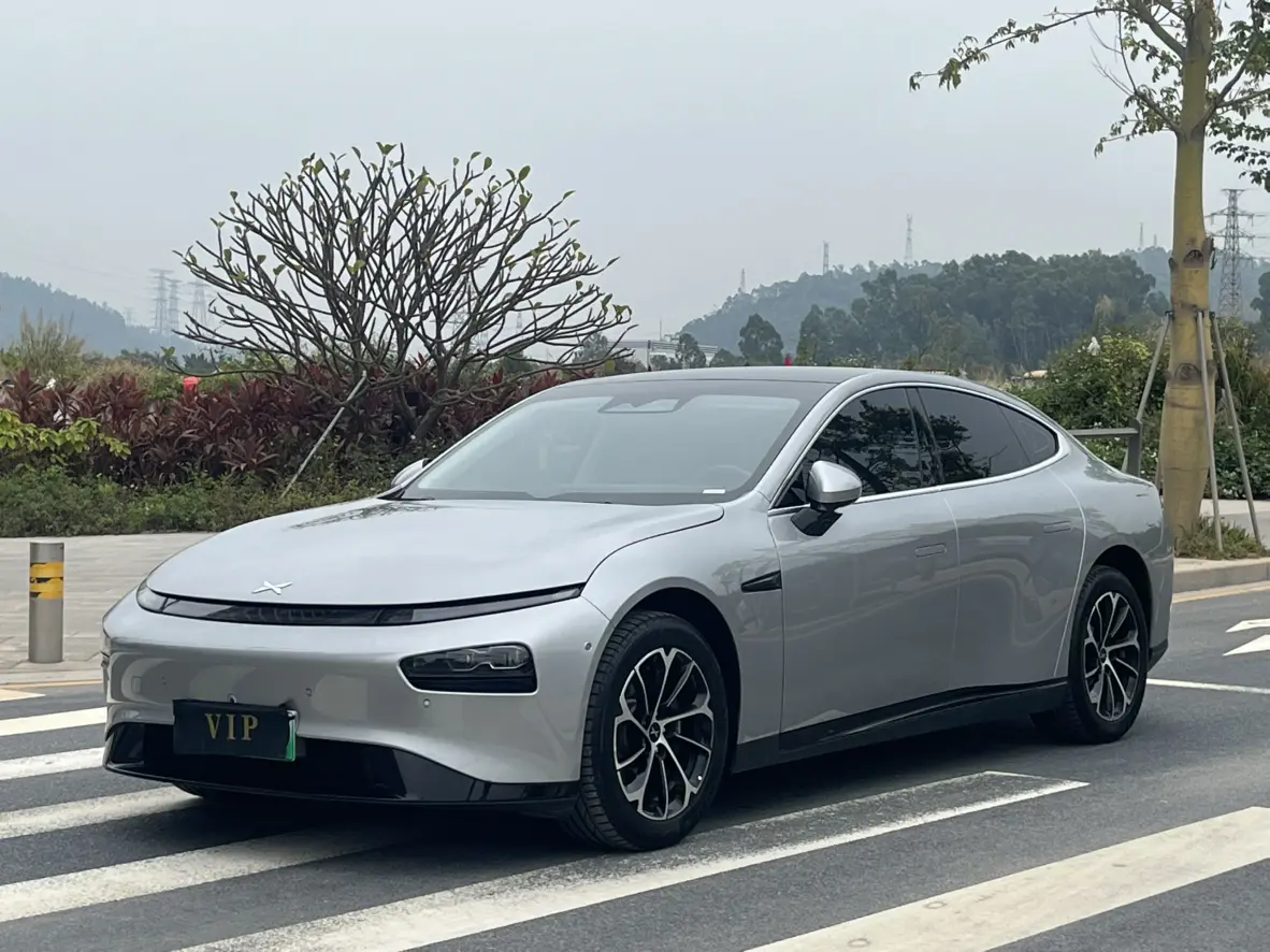 Xpeng P7  из Китая