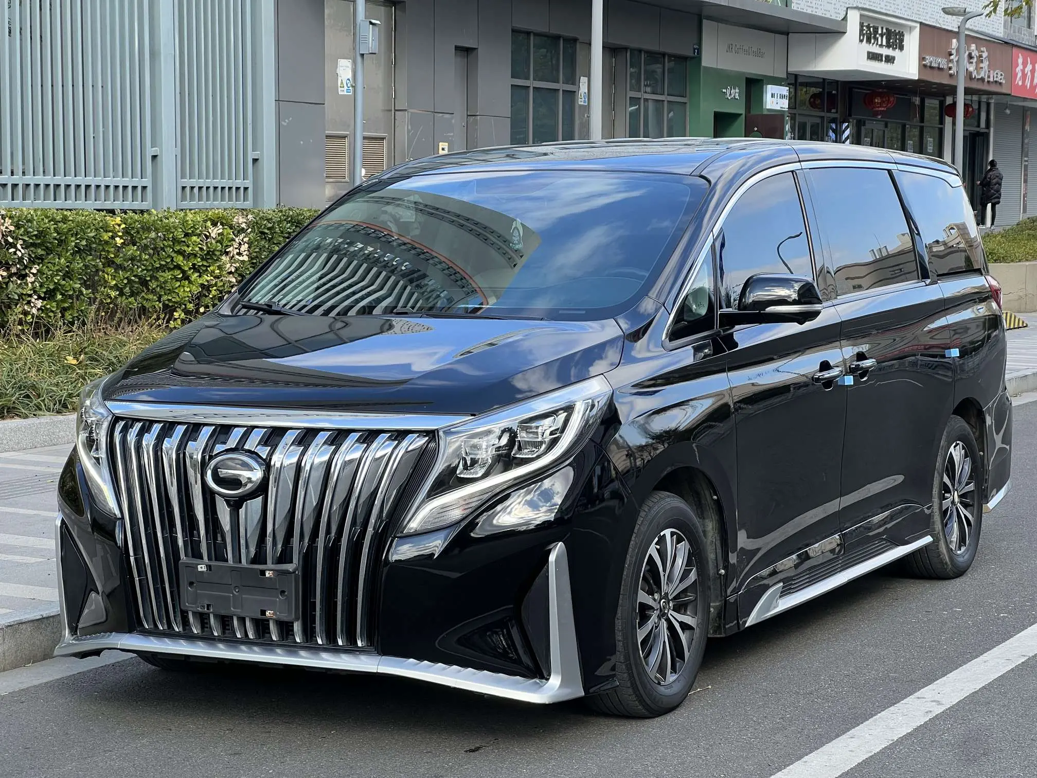 GAC Trumpchi M8  из Китая