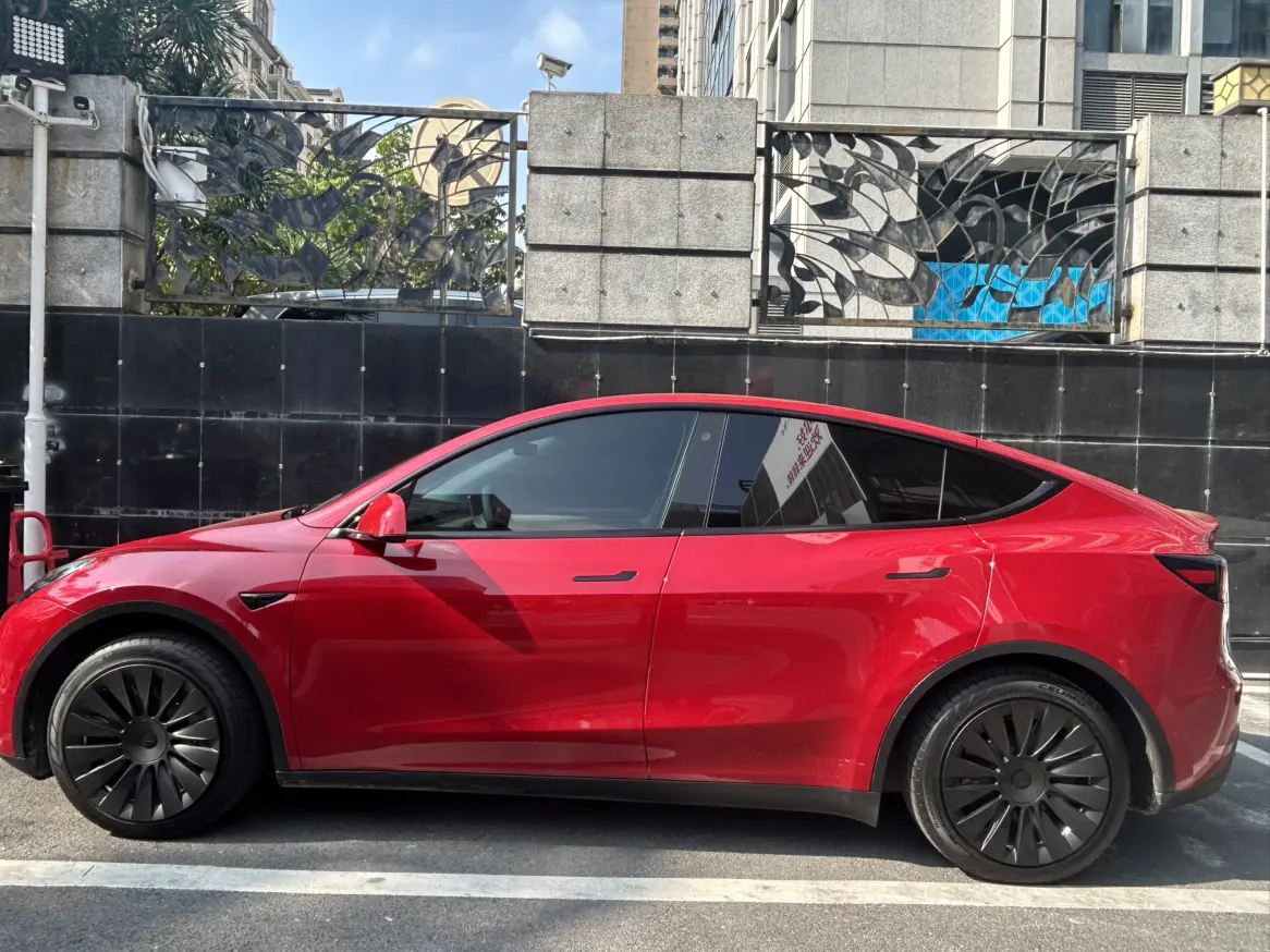 Tesla Model Y  из Китая