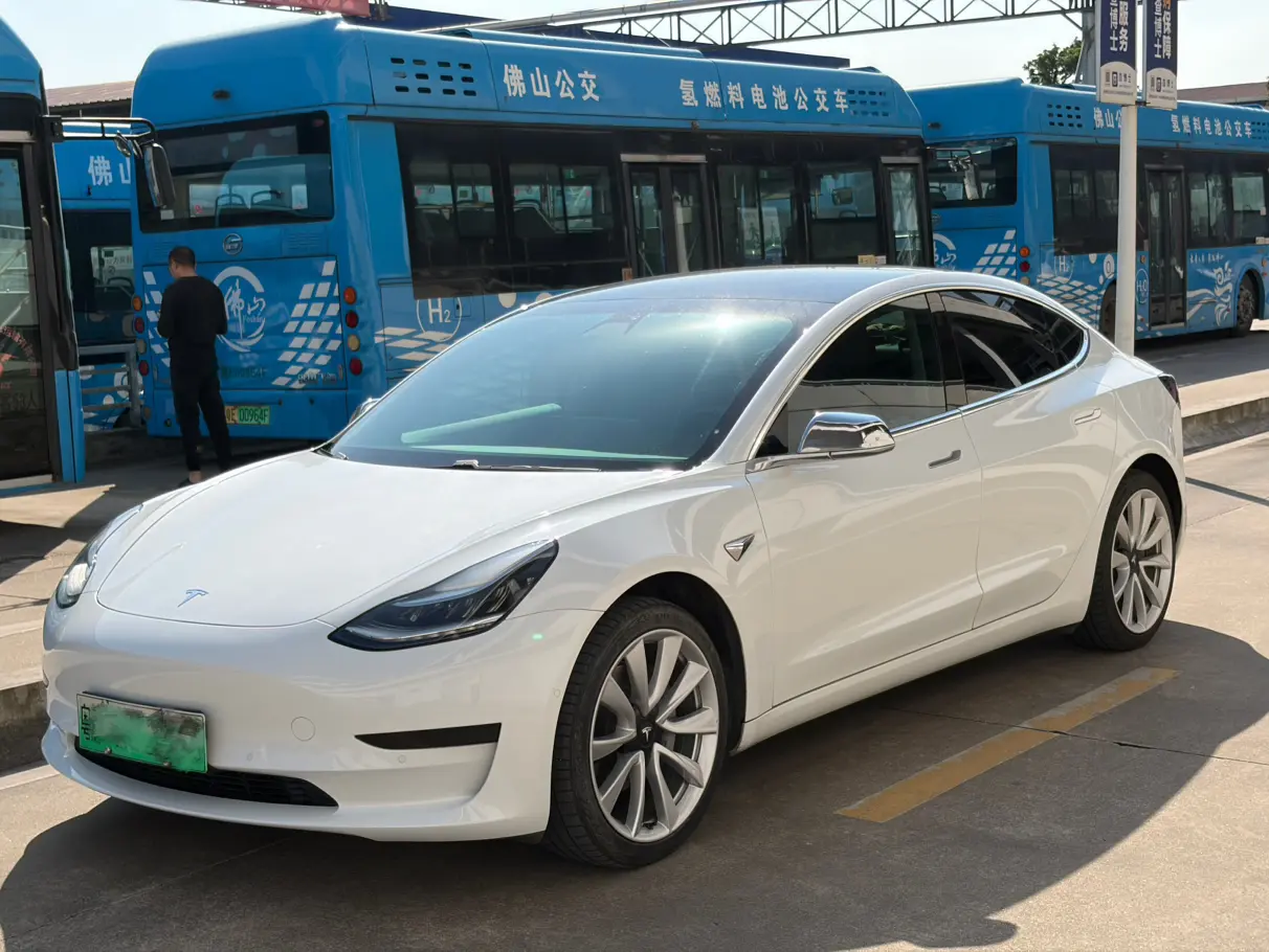 Tesla Model 3  из Китая