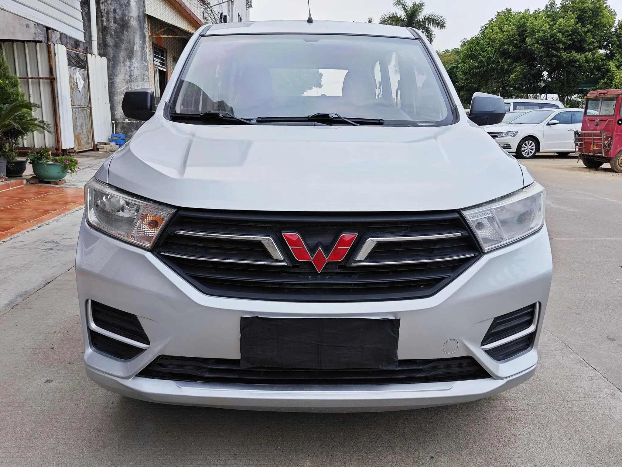 Wuling Hongguang  из Китая