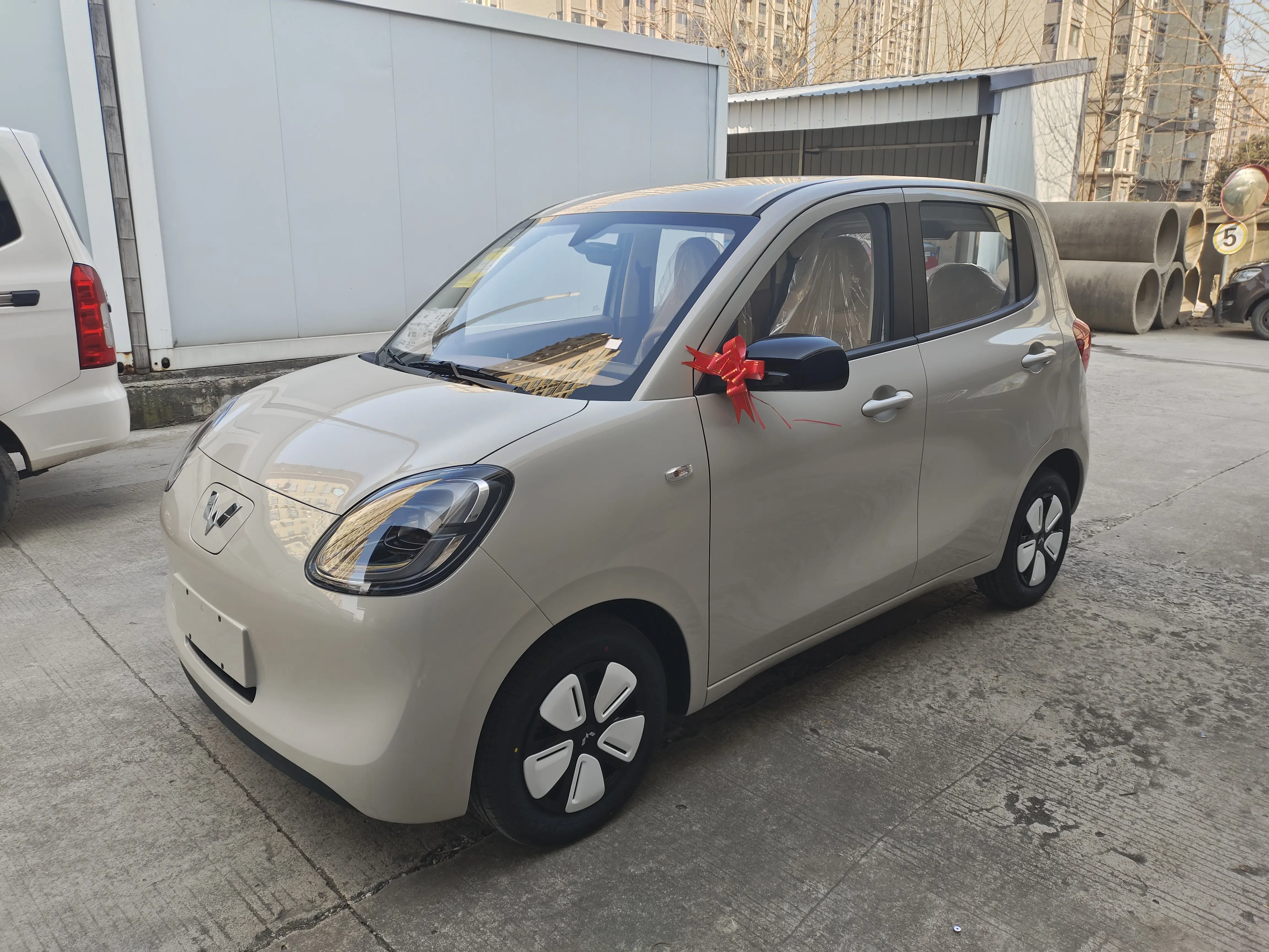 Wuling Hongguang MINIEV  из Китая