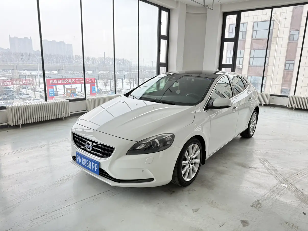 Volvo V40  из Китая
