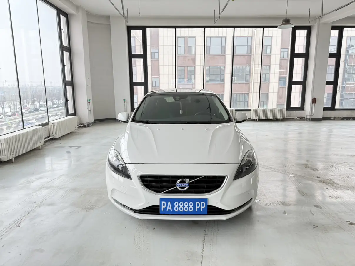 Volvo V40  из Китая