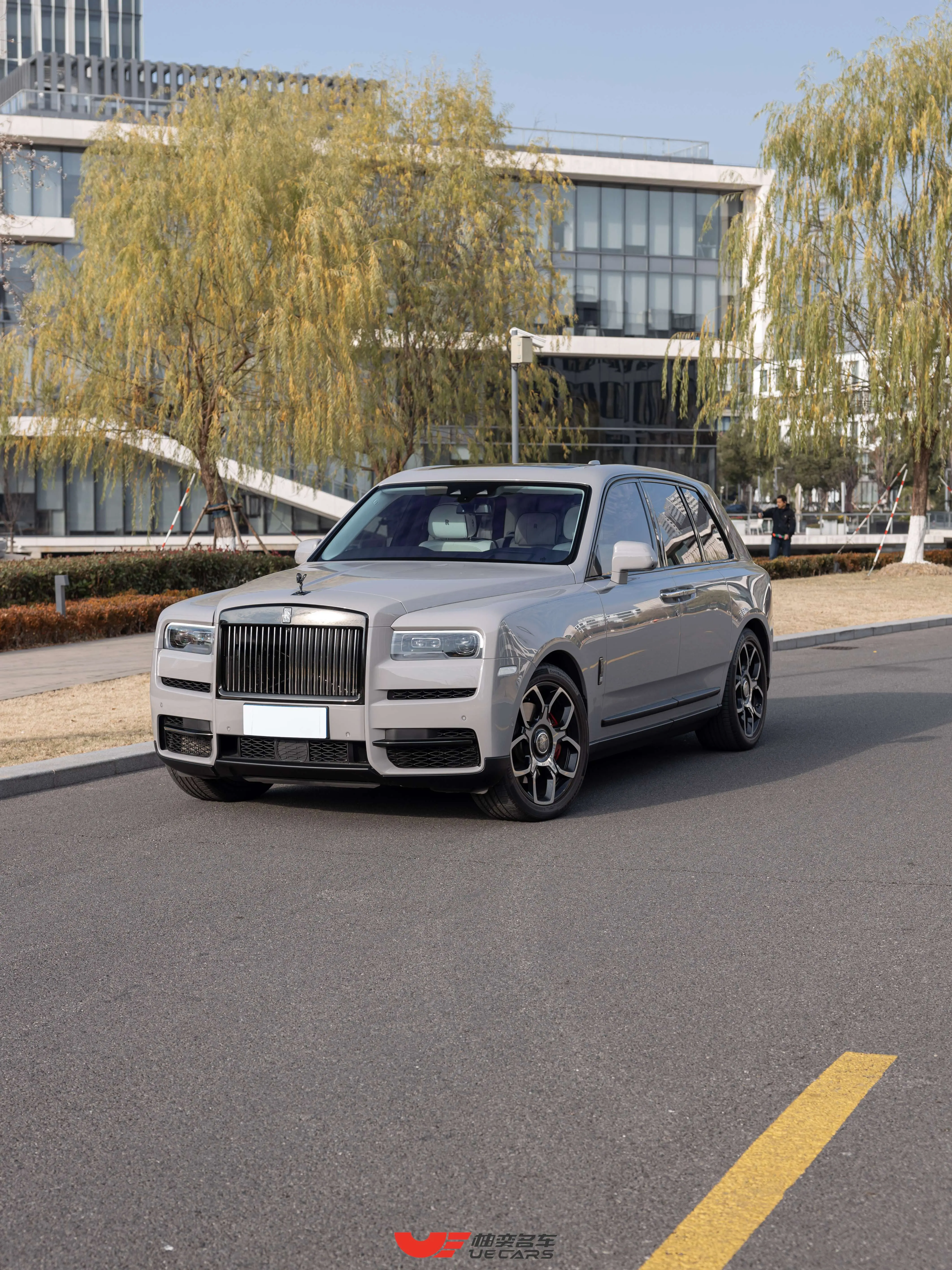 Rolls Royce Cullinan  из Китая
