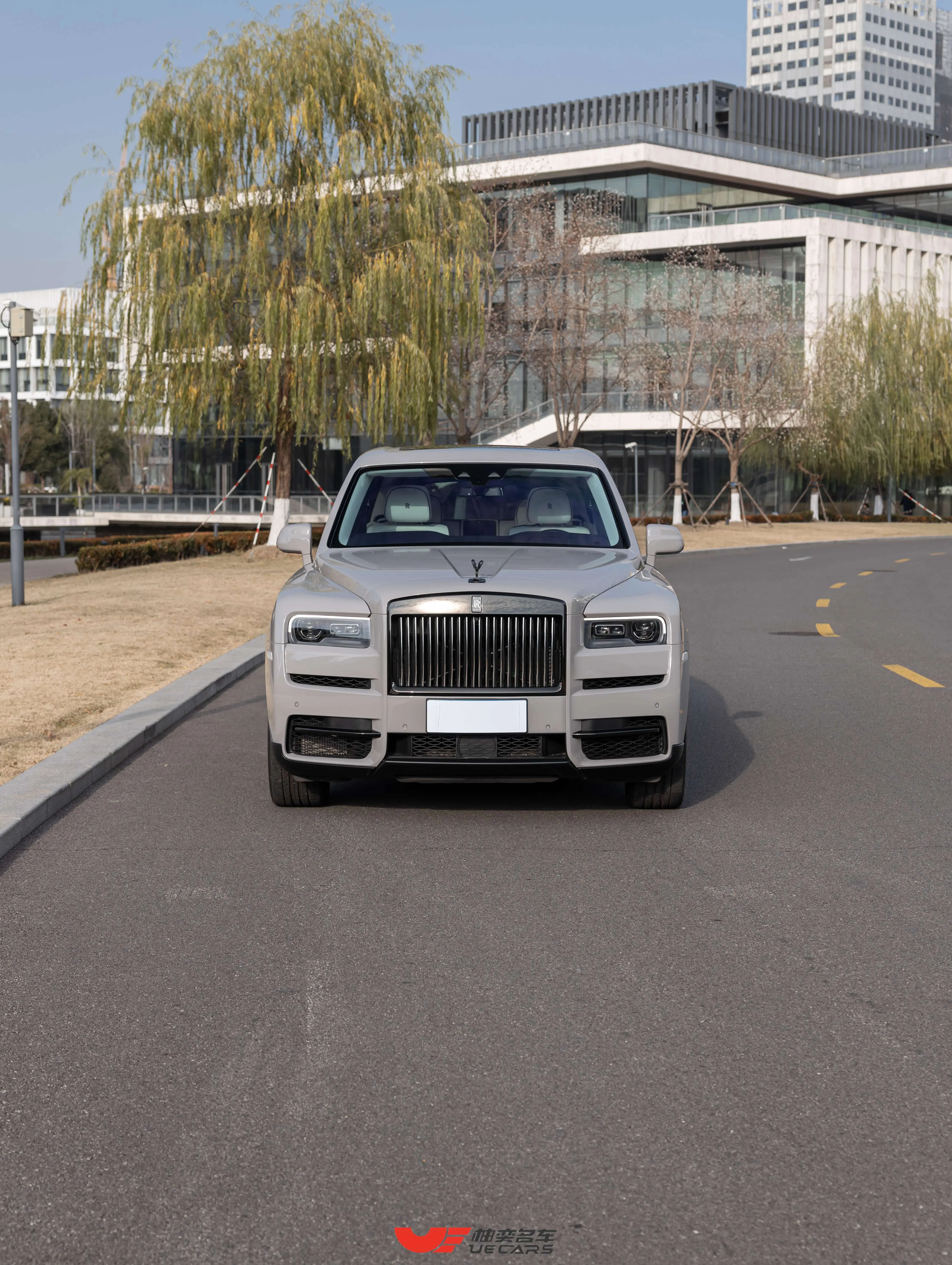 Rolls Royce Cullinan  из Китая