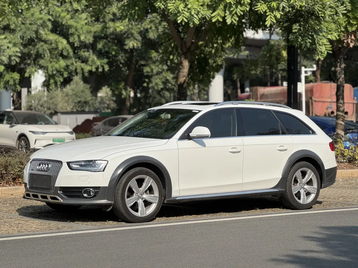 Audi A4  из Китая