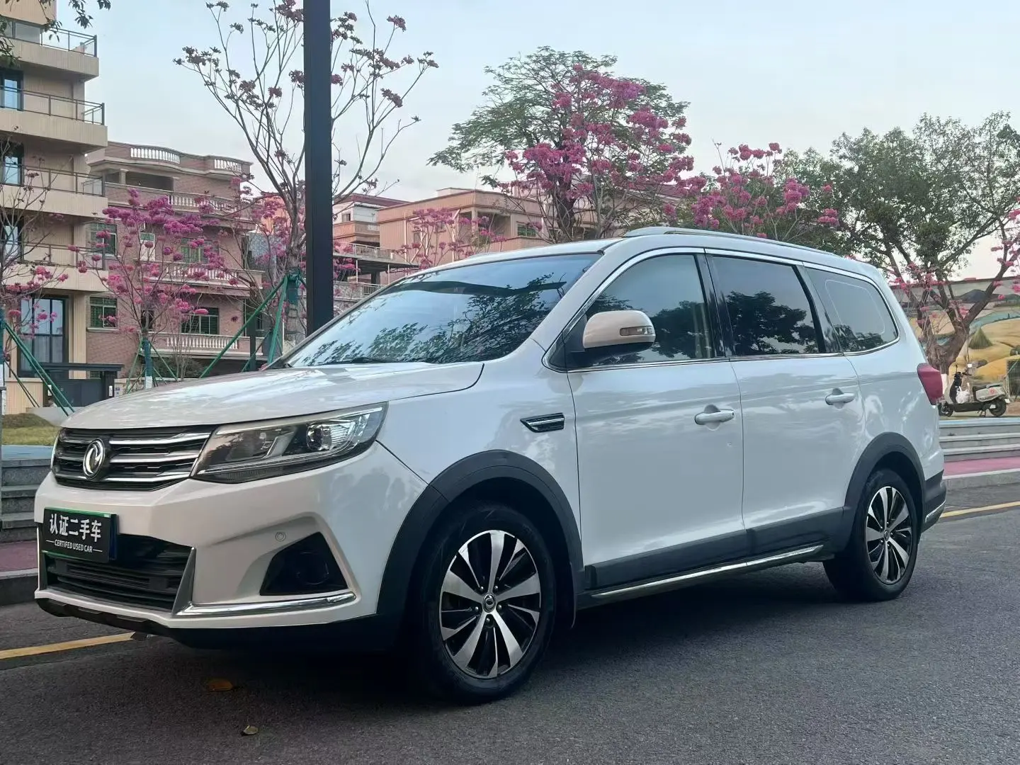 Forthing Jingyi X6  из Китая