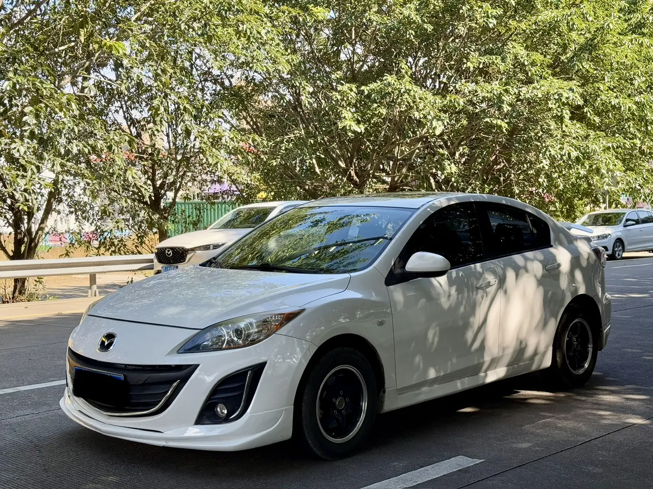 Mazda Axela (Mazda3)  из Китая