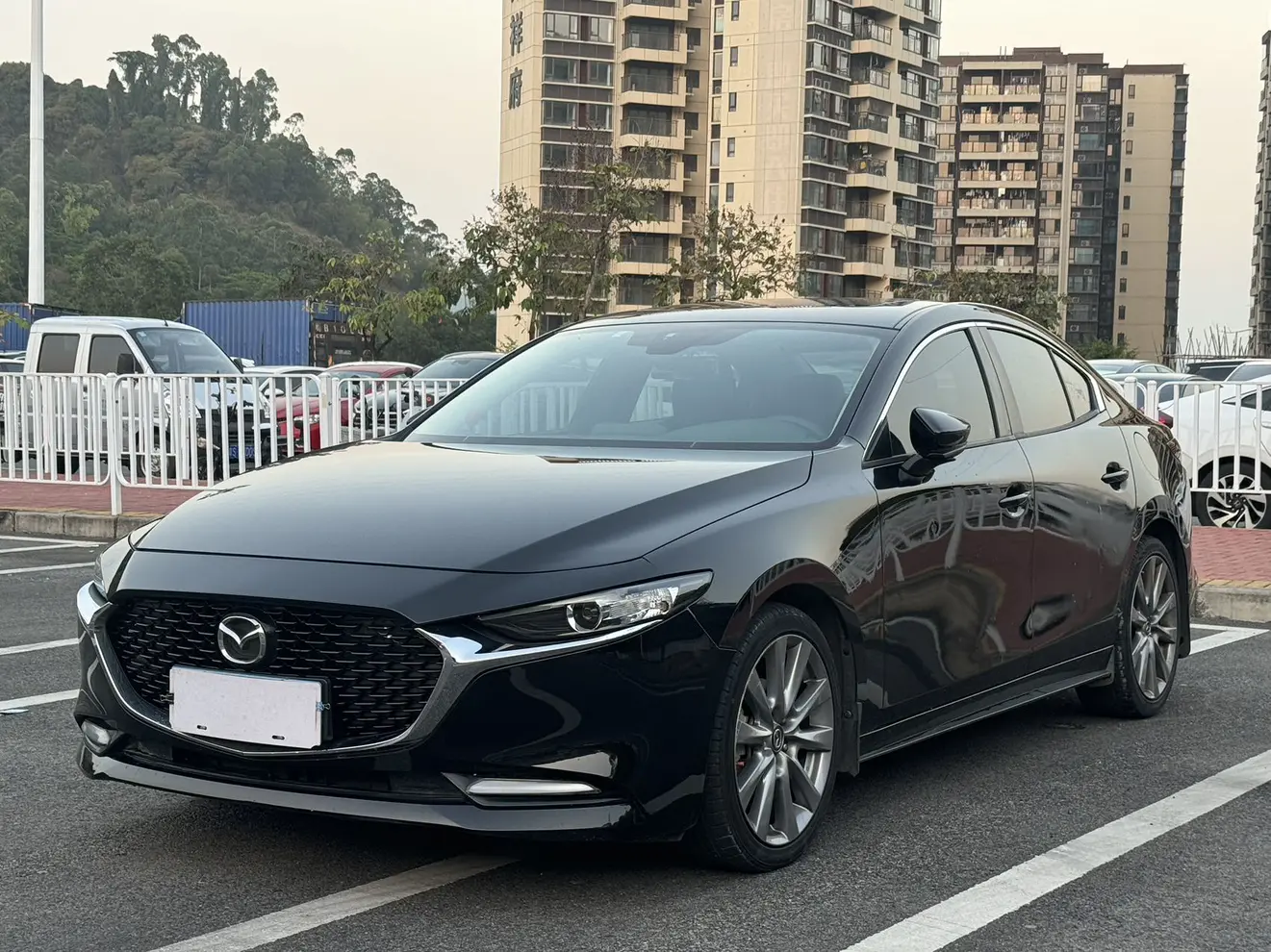 Mazda Axela (Mazda3)  из Китая