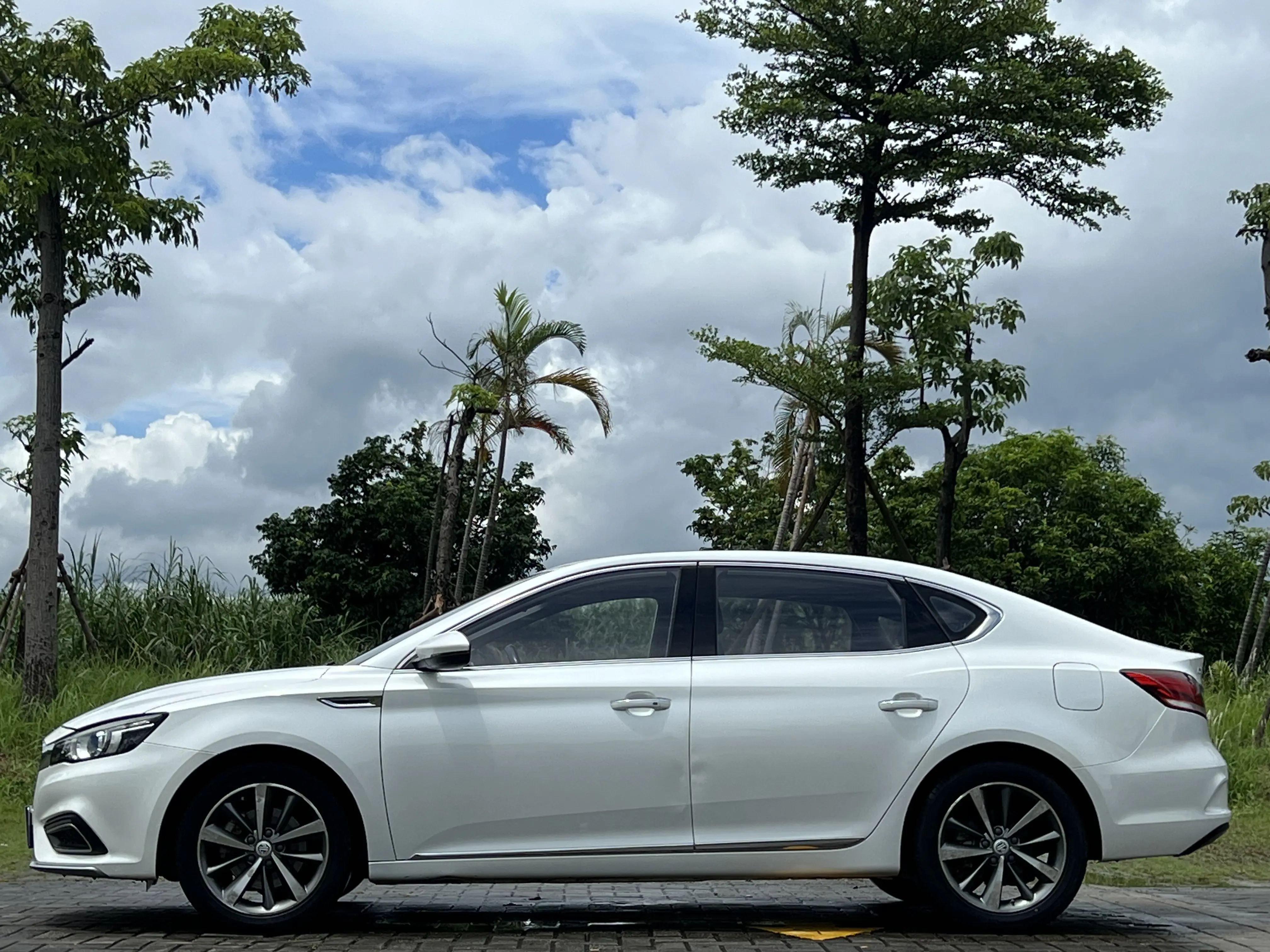 MG 6  из Китая