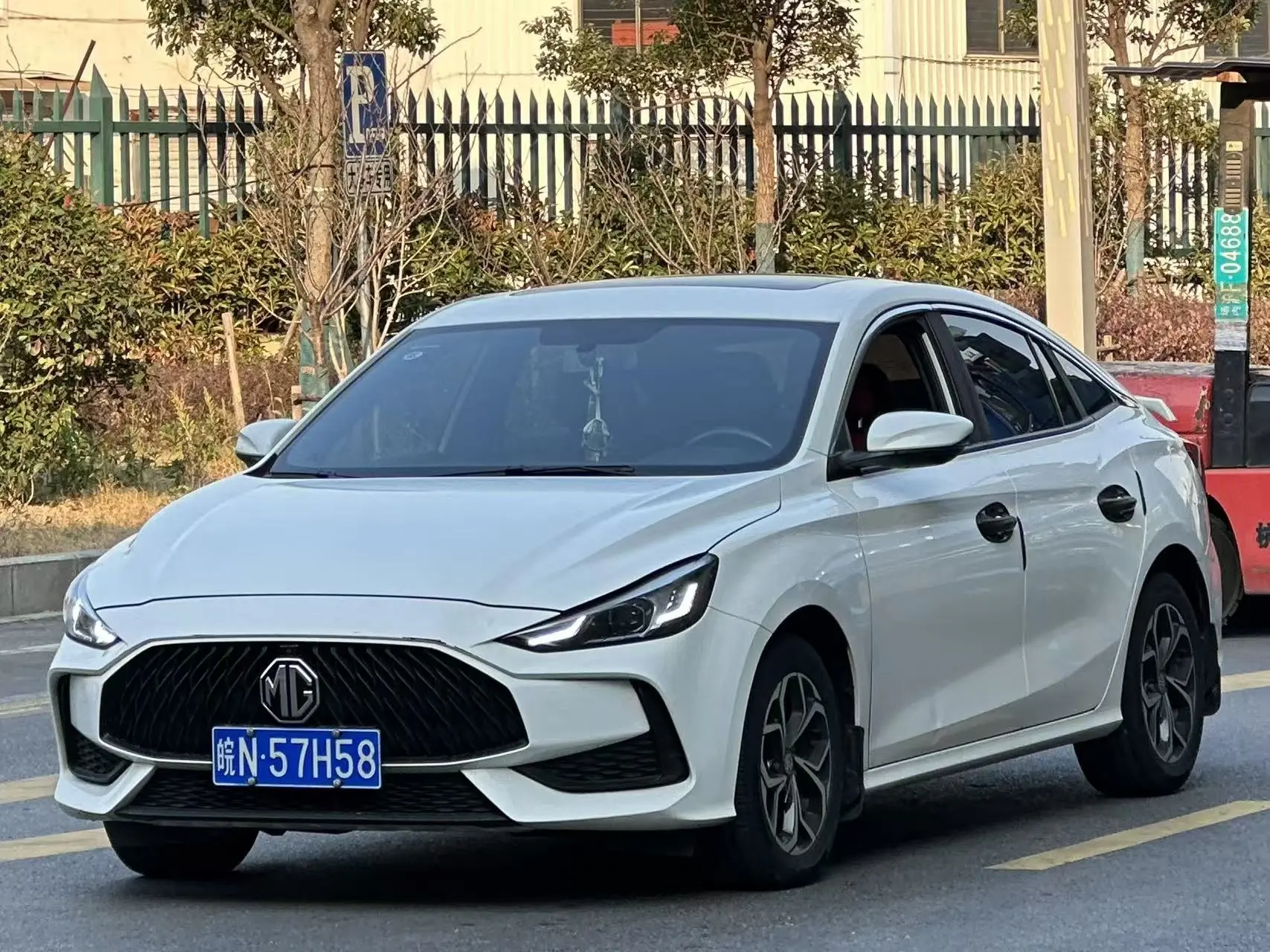 MG 5  из Китая