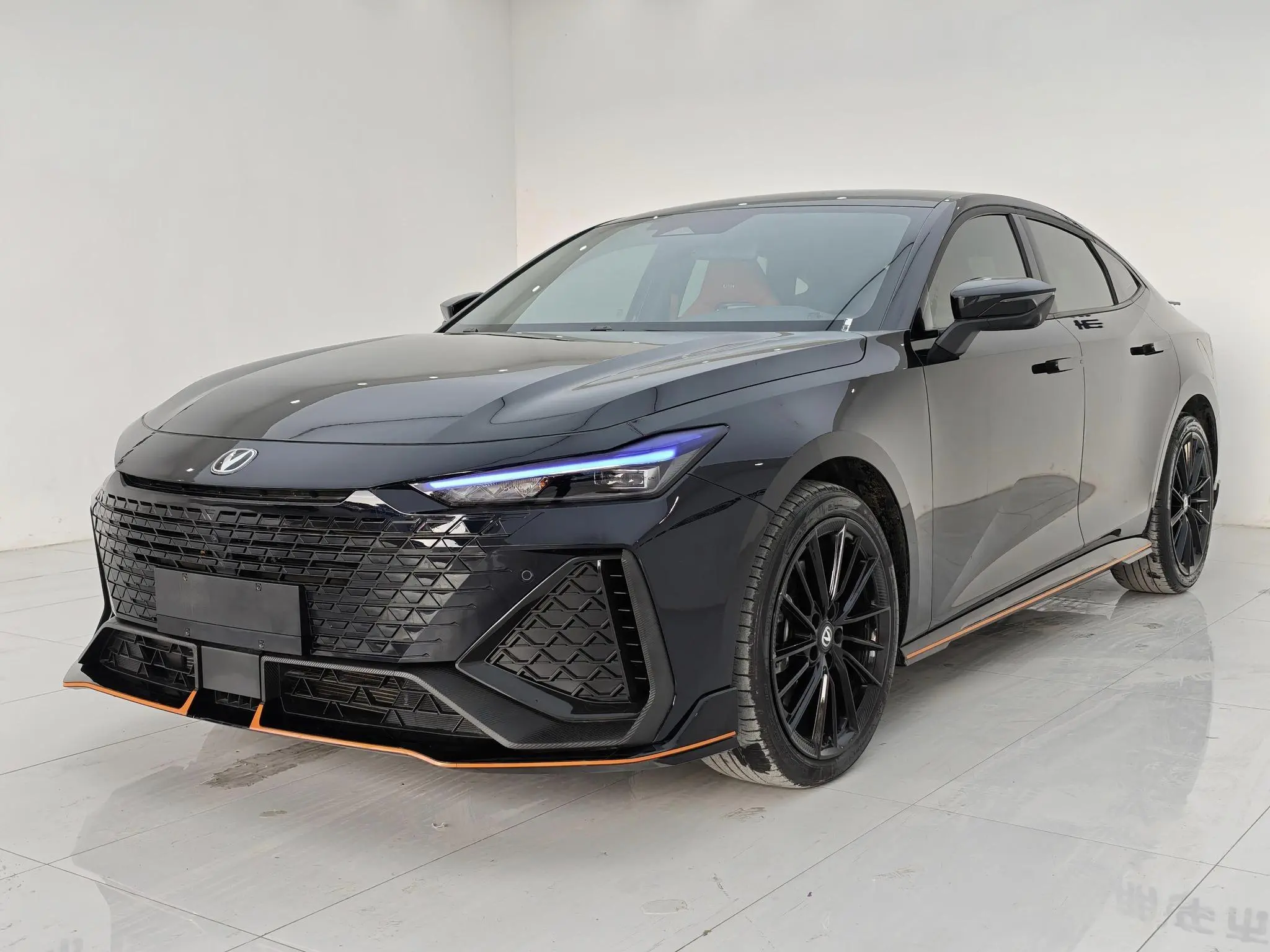 Changan UNI-V  из Китая